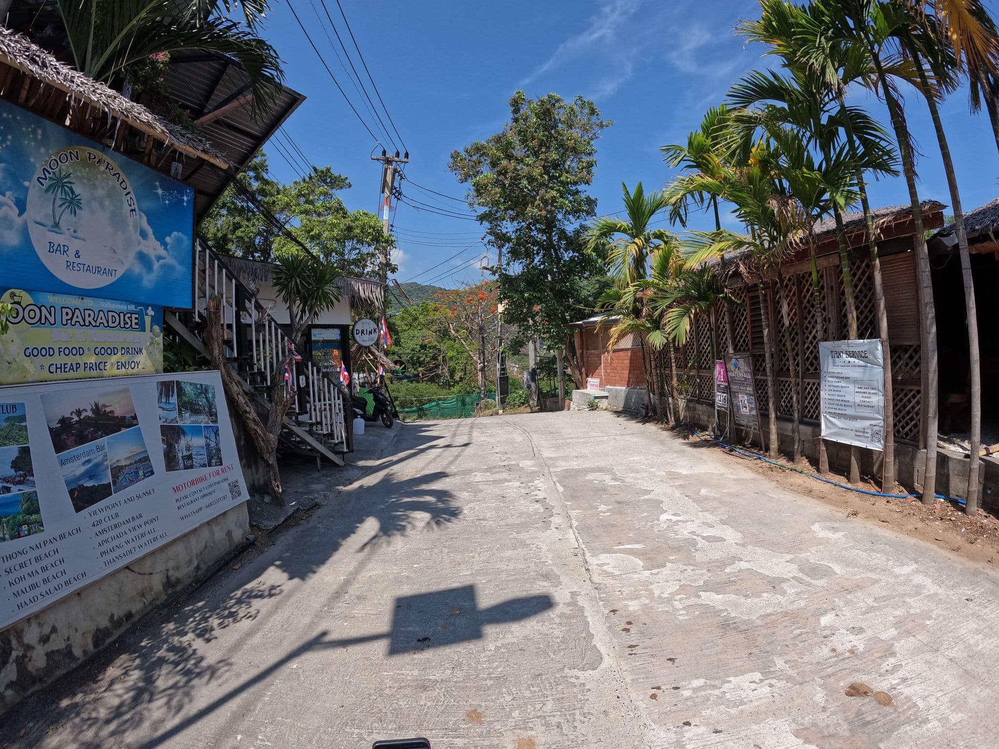 Street view near Moon Paradise Resort, Ko Pha Ngan — © lucomsky (CC BY-SA · Mapillary)
