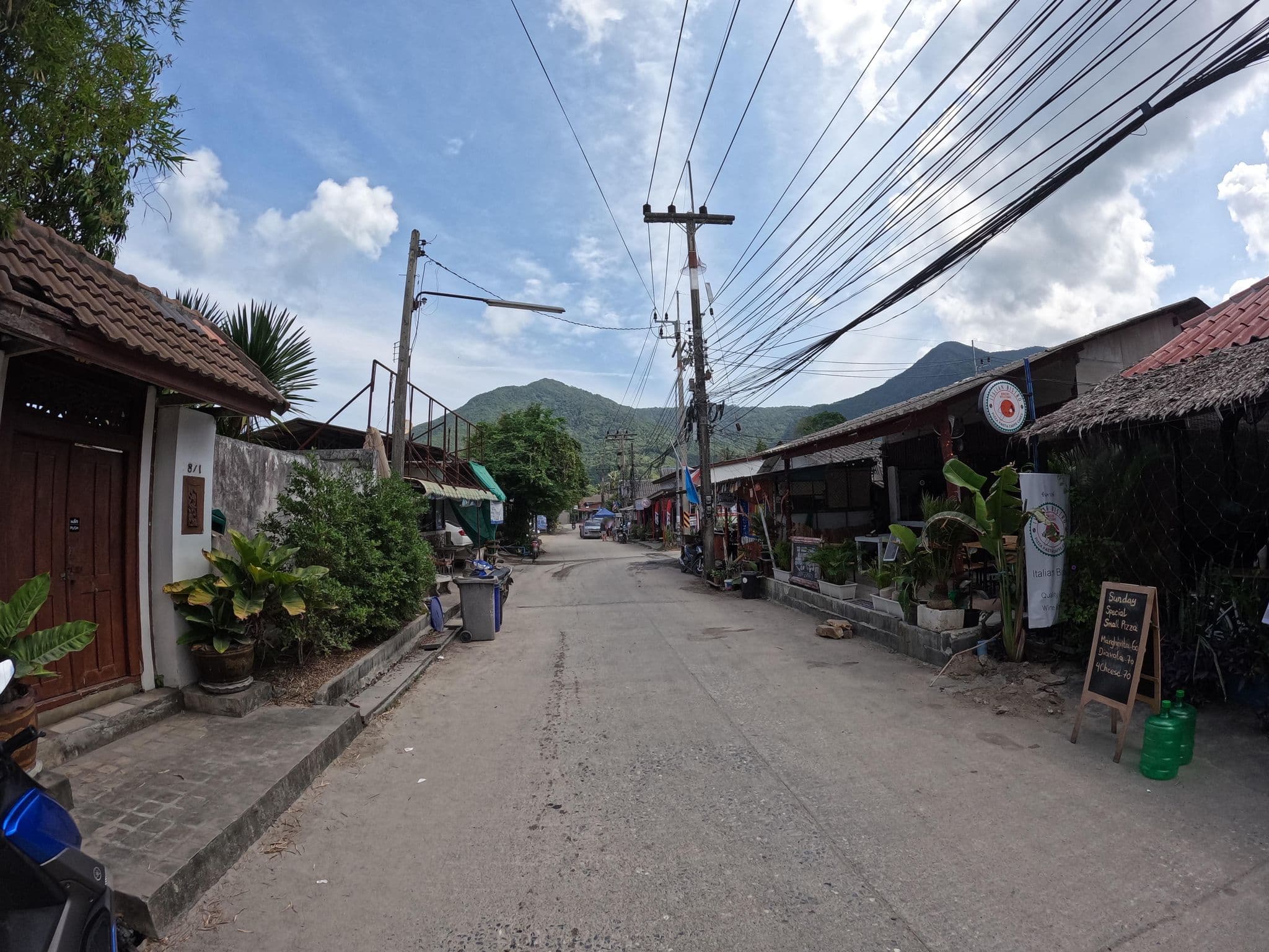Street view near Mandalai Hotel, Ko Pha Ngan