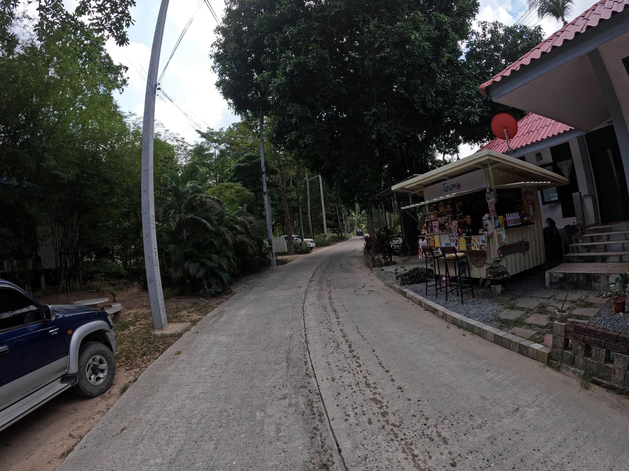 Street view near Casa Kandariya, Ko Pha Ngan