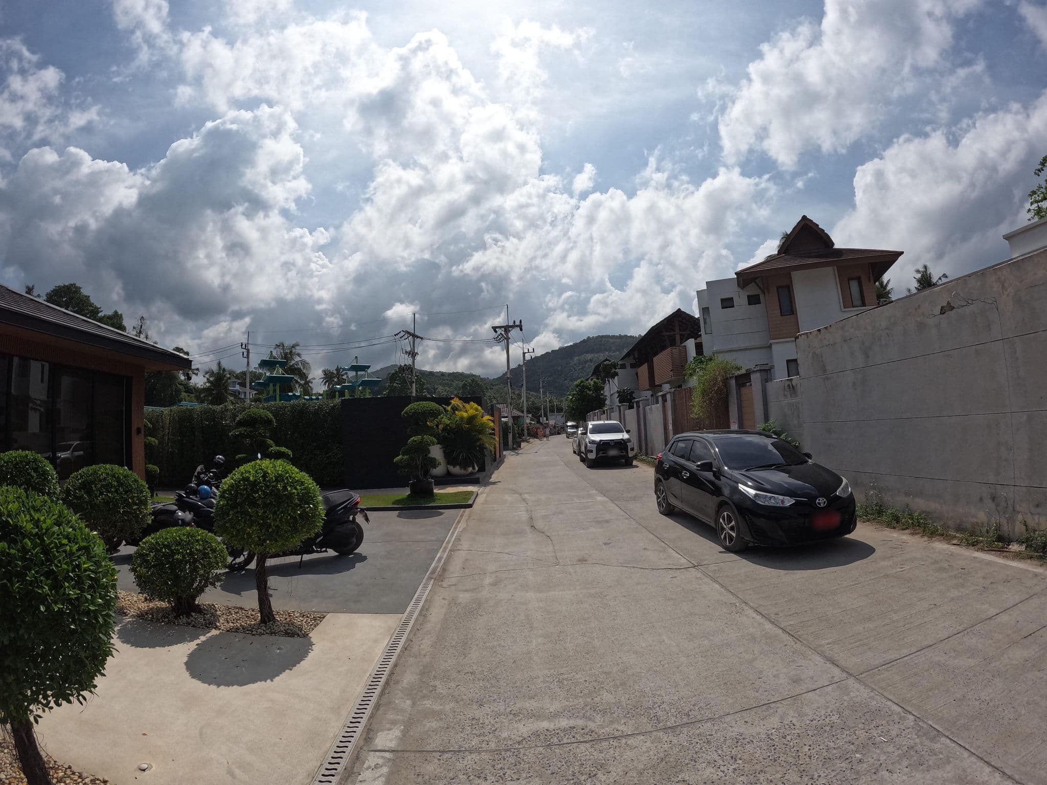 Street view near Pim Bungalow, Ko Pha Ngan