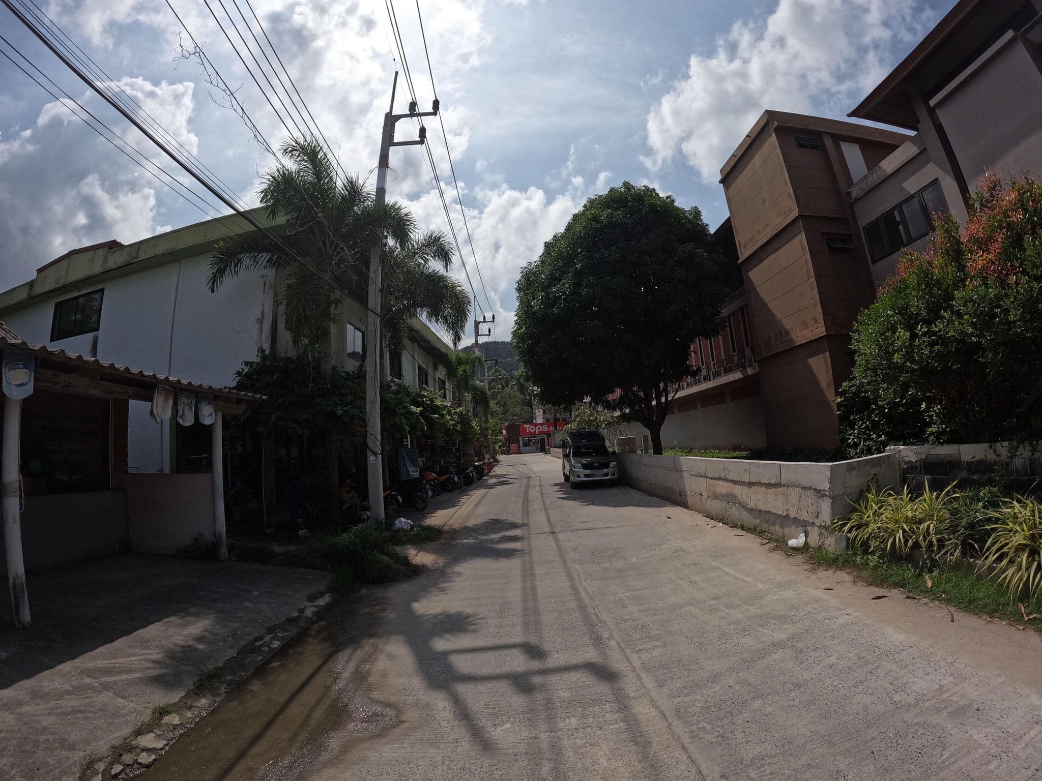 Street view near Mae Haad Guesthouse, Ko Pha Ngan