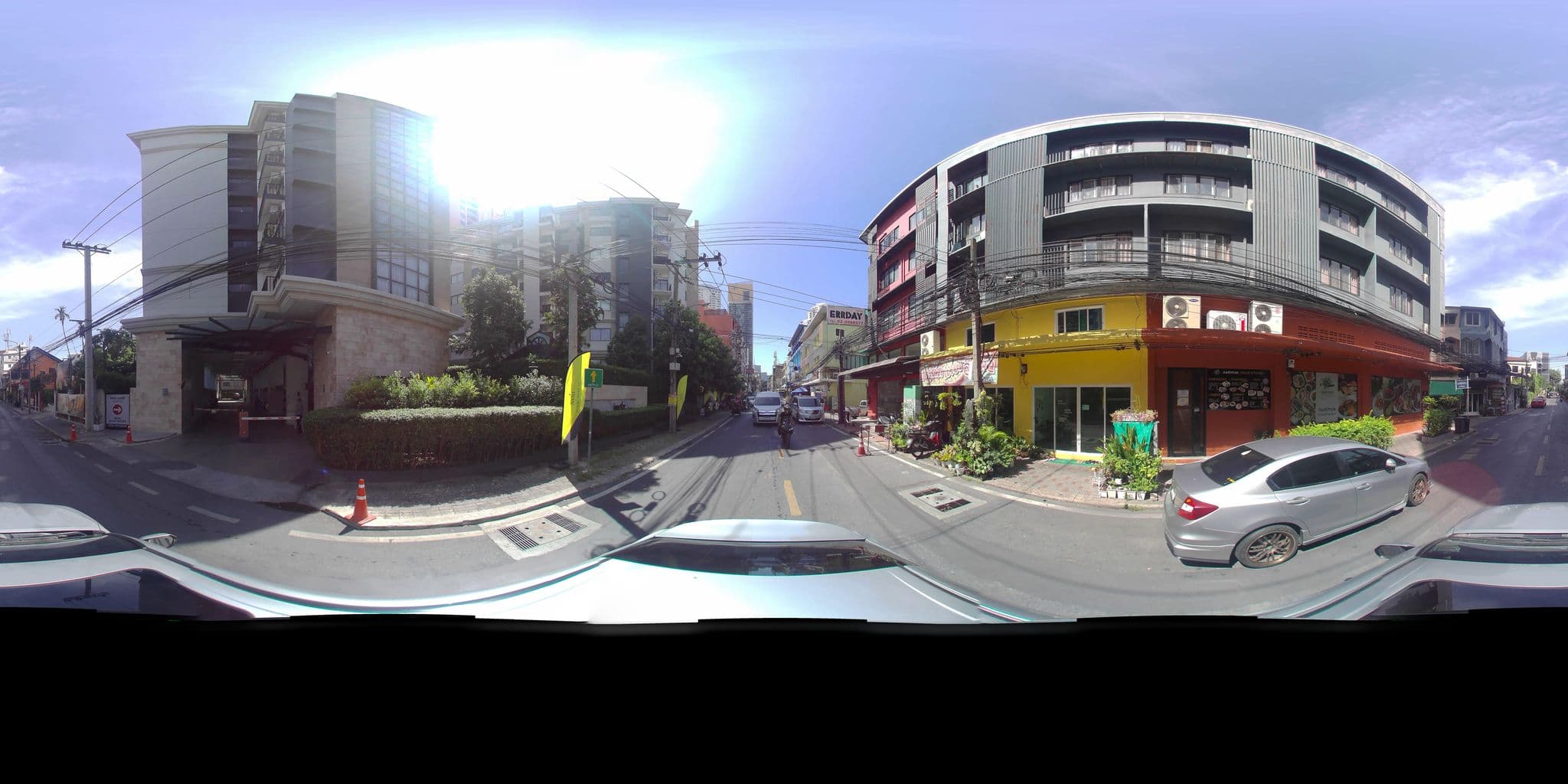 Street view near Errday guesthouse, Watthana