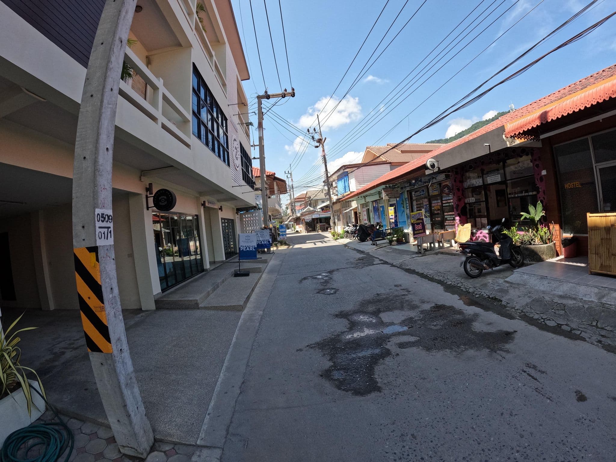 Street view near Universal Hostel, Ko Pha Ngan