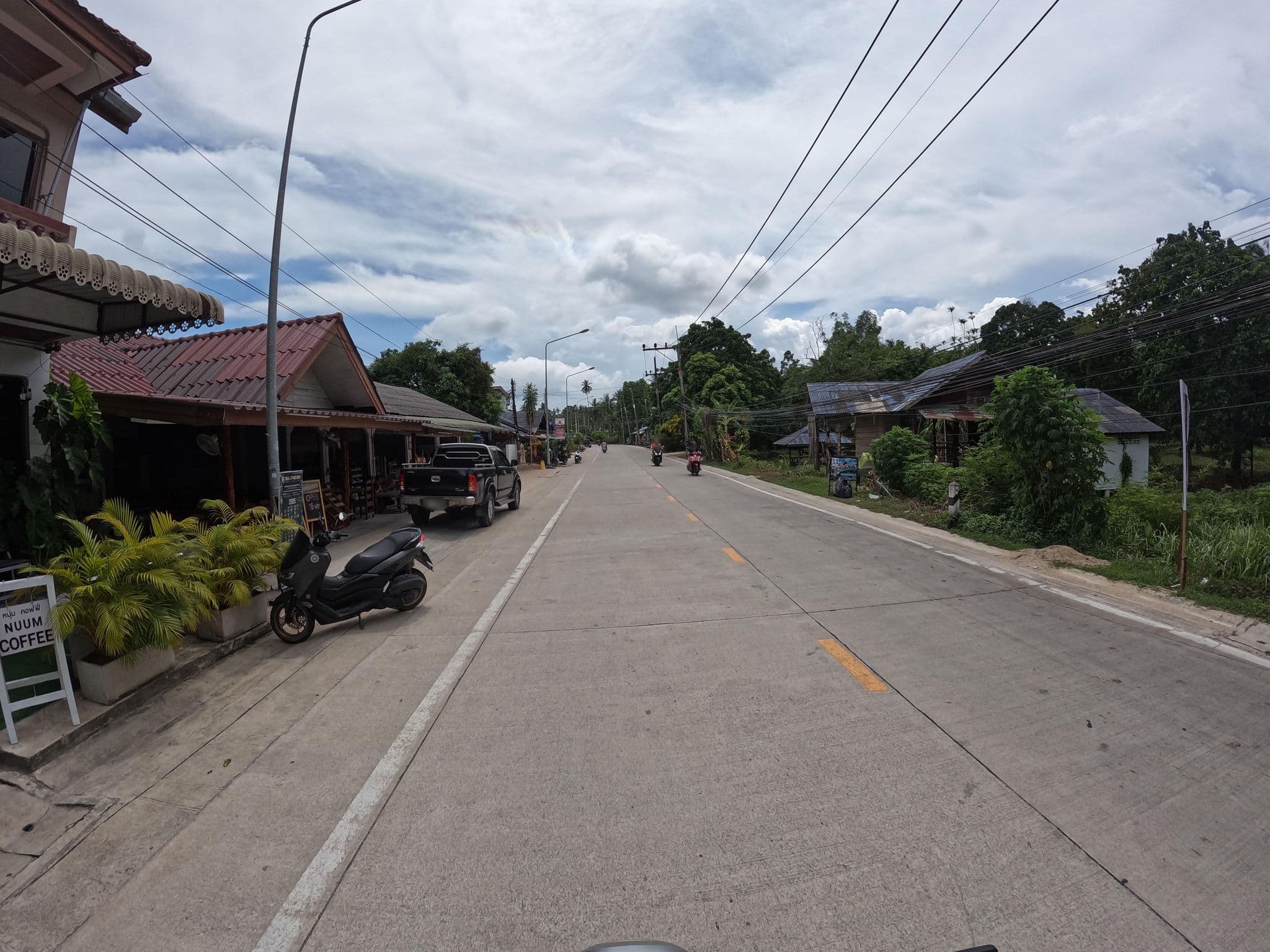 Street view near Baan Kai Hostel, Ko Pha Ngan — © lucomsky (CC BY-SA · Mapillary)
