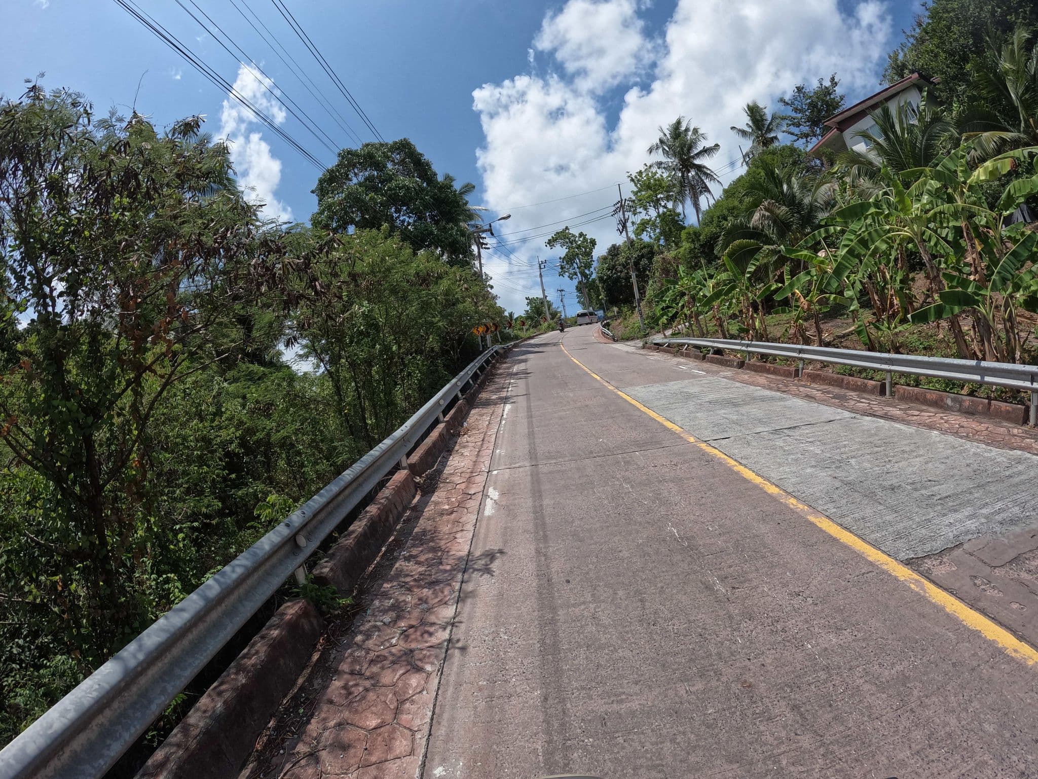 Street view near Seree Mountain View, Ko Pha Ngan