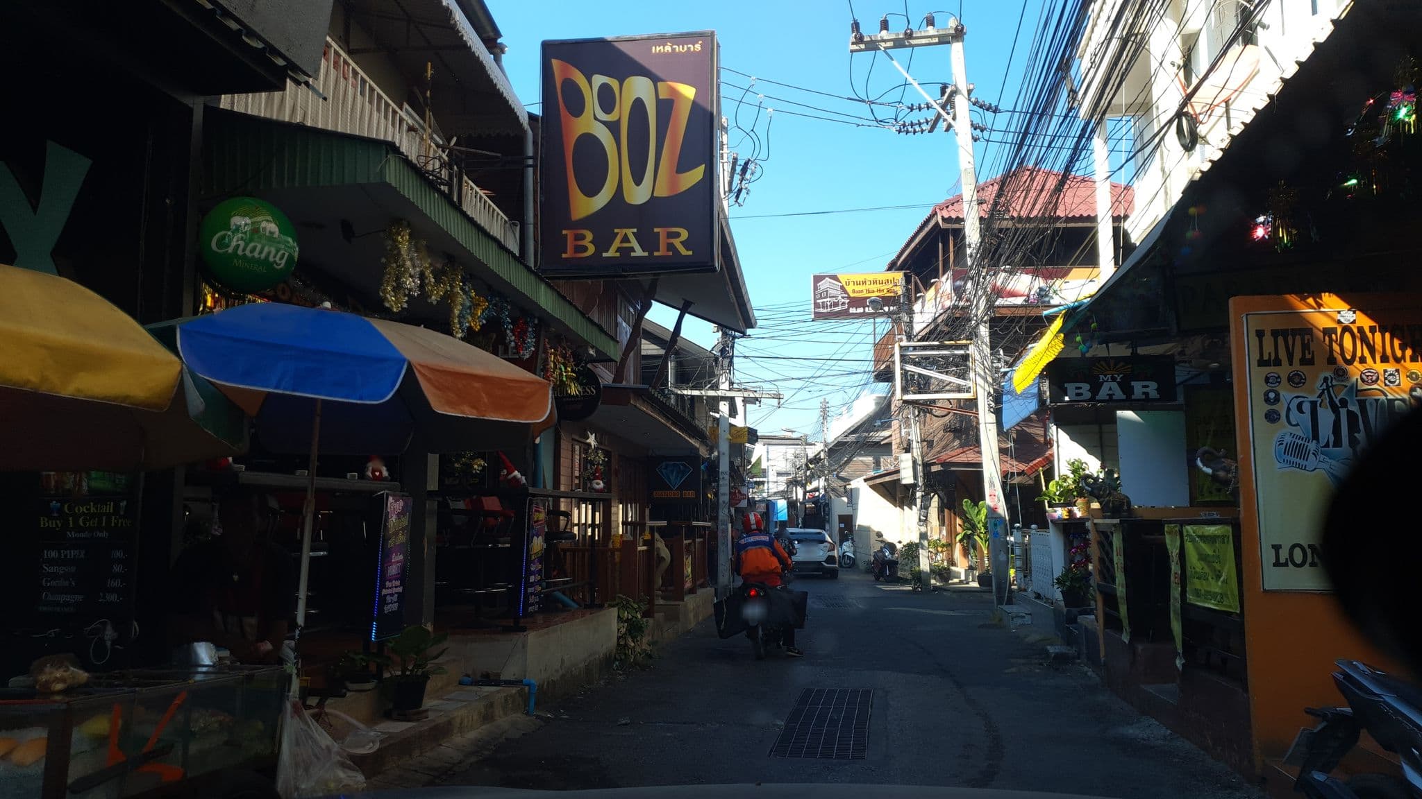 Street view near Taphouse, Hua Hin