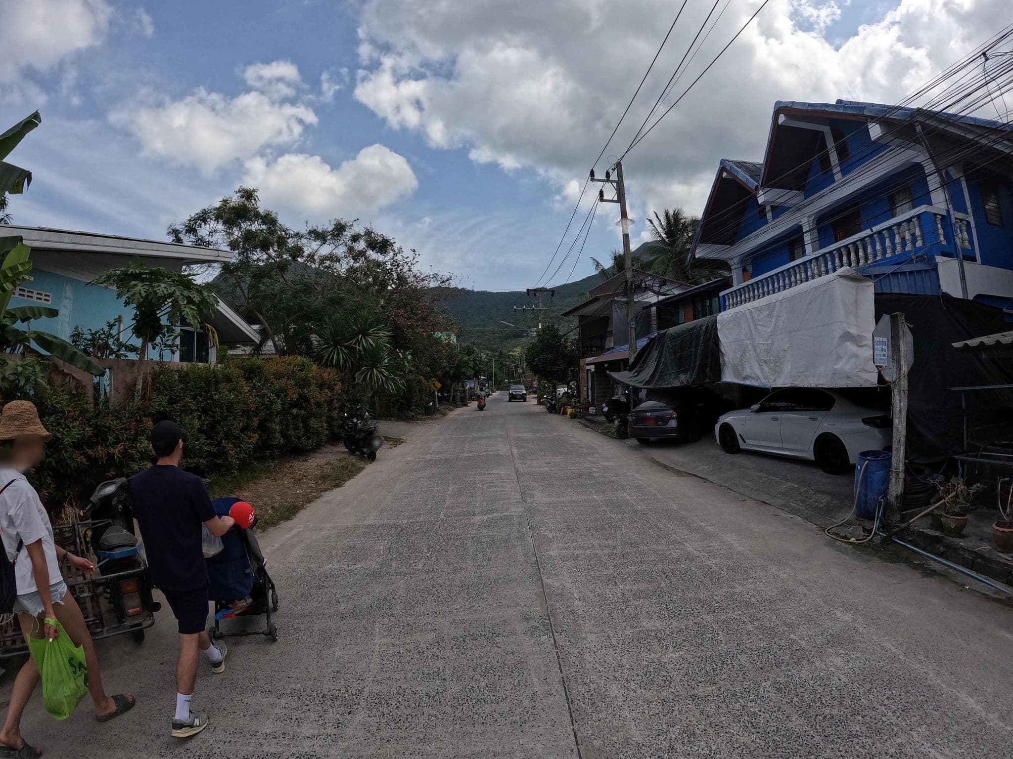Street view near Sabai Villa, Ko Pha Ngan