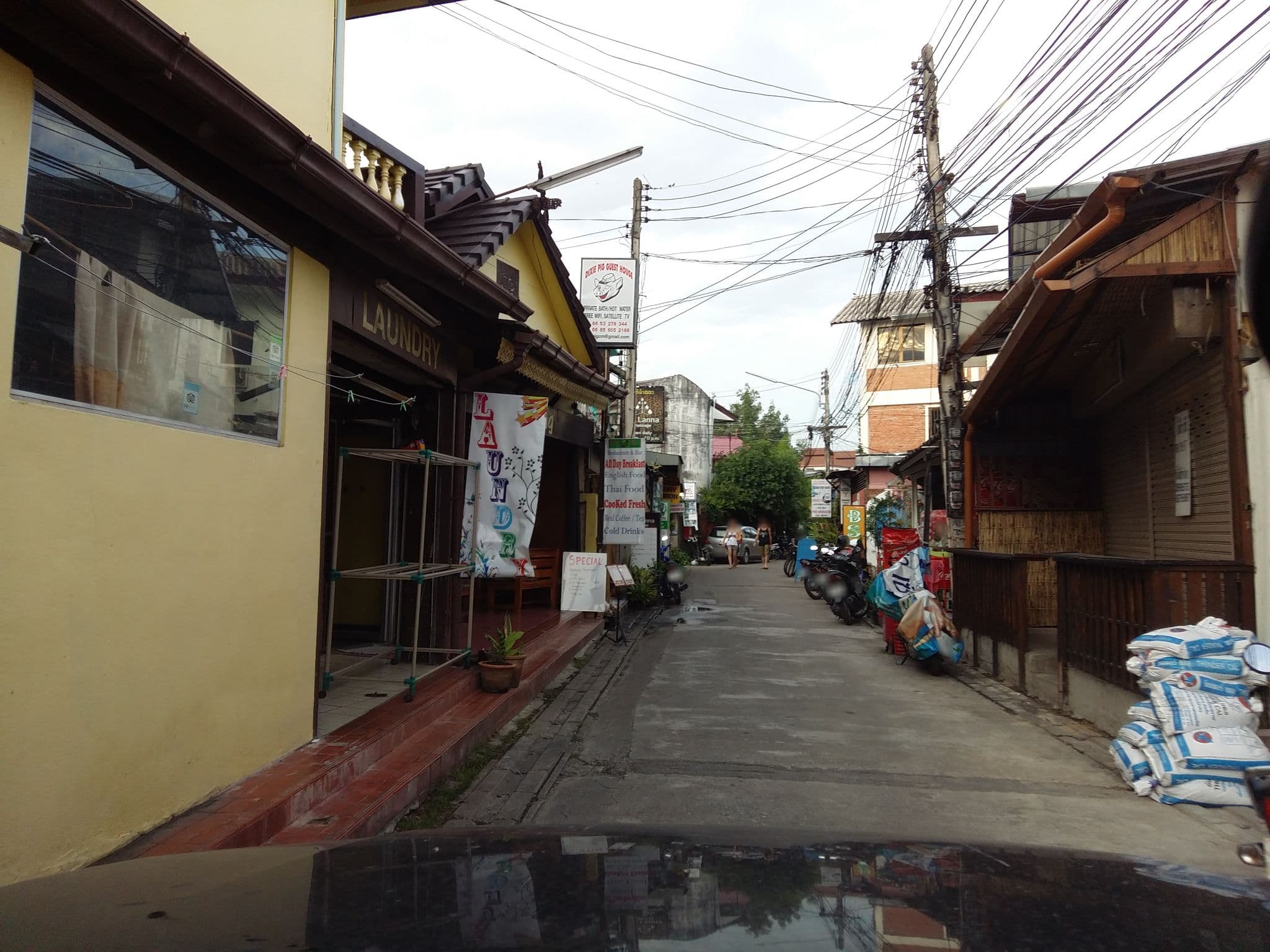 Street view near Banh Mi, Chiang Mai — © hantms (CC BY-SA · Mapillary)