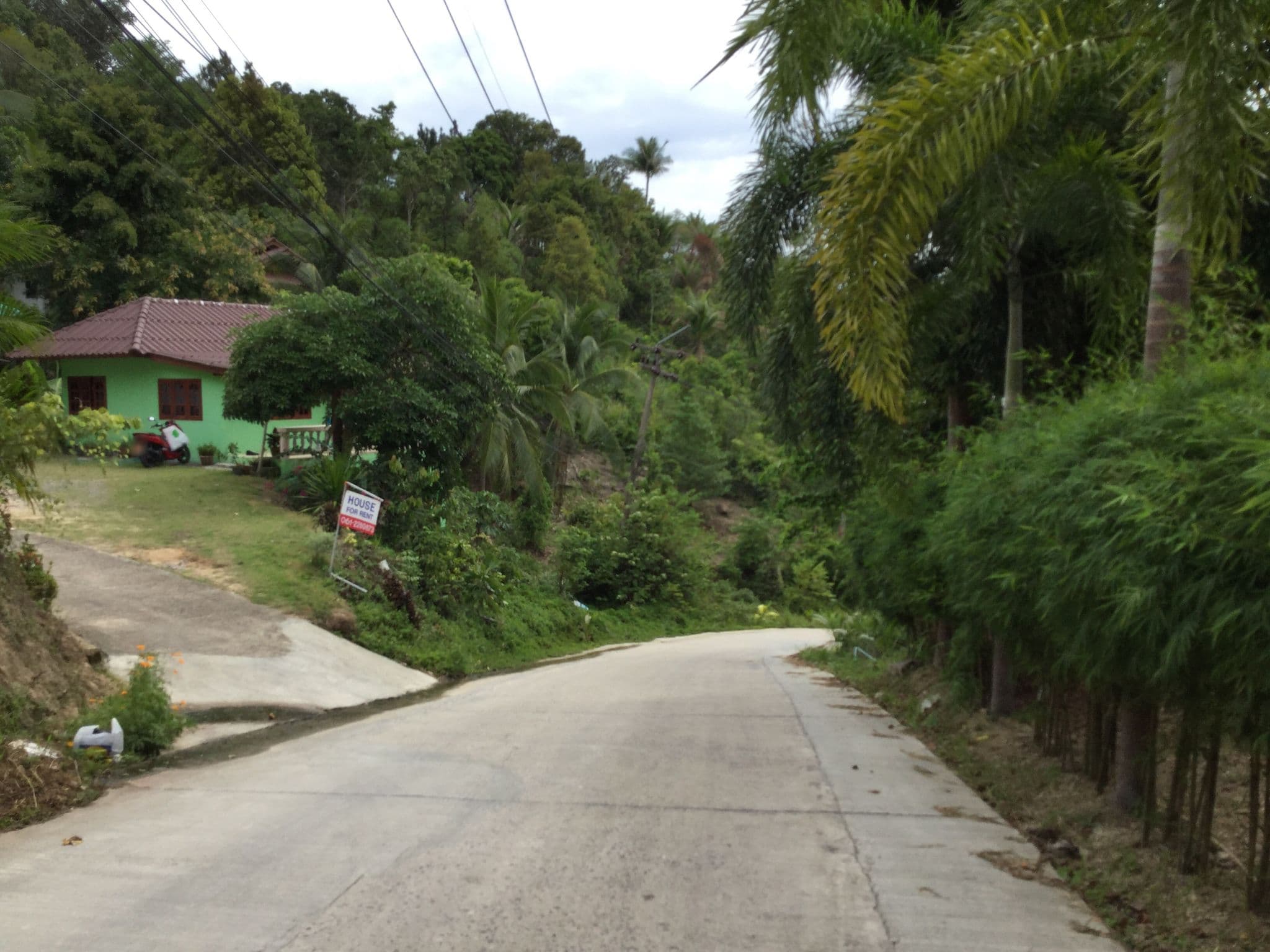 Street view near Sky Villa, Ko Pha Ngan
