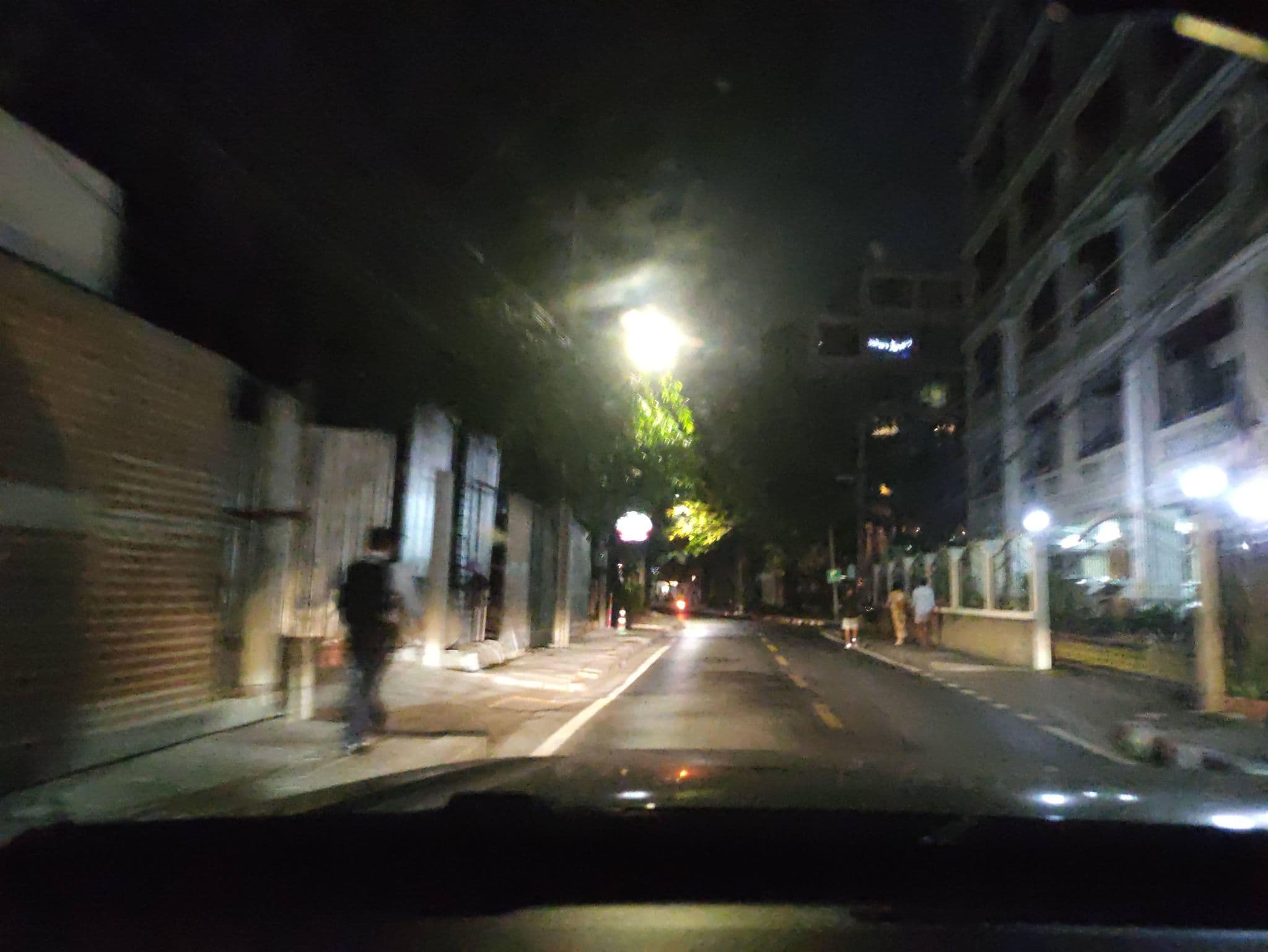Street view near Volve Hotel, Watthana