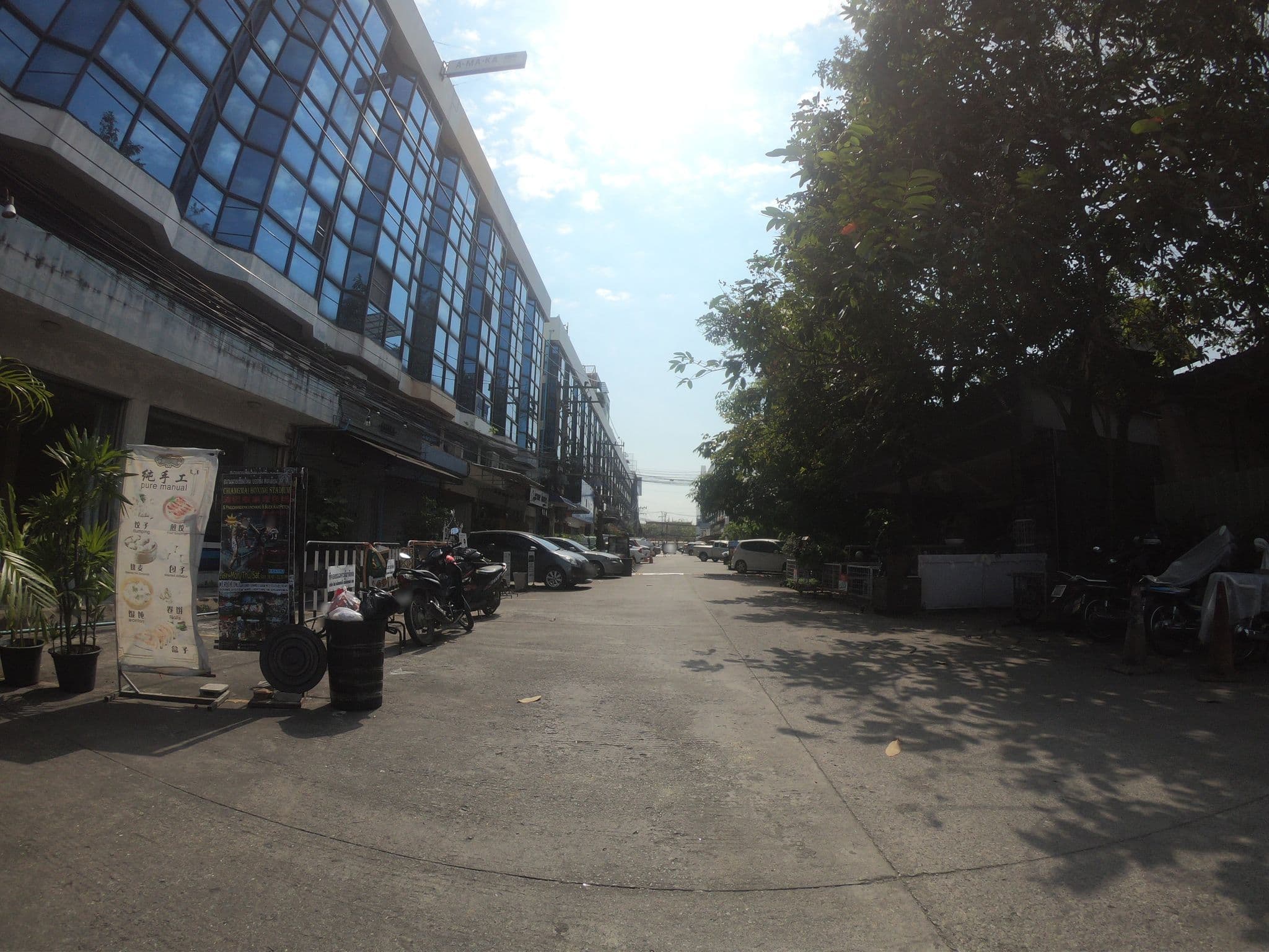 Street view near Zoe Hostel, Chiang Mai