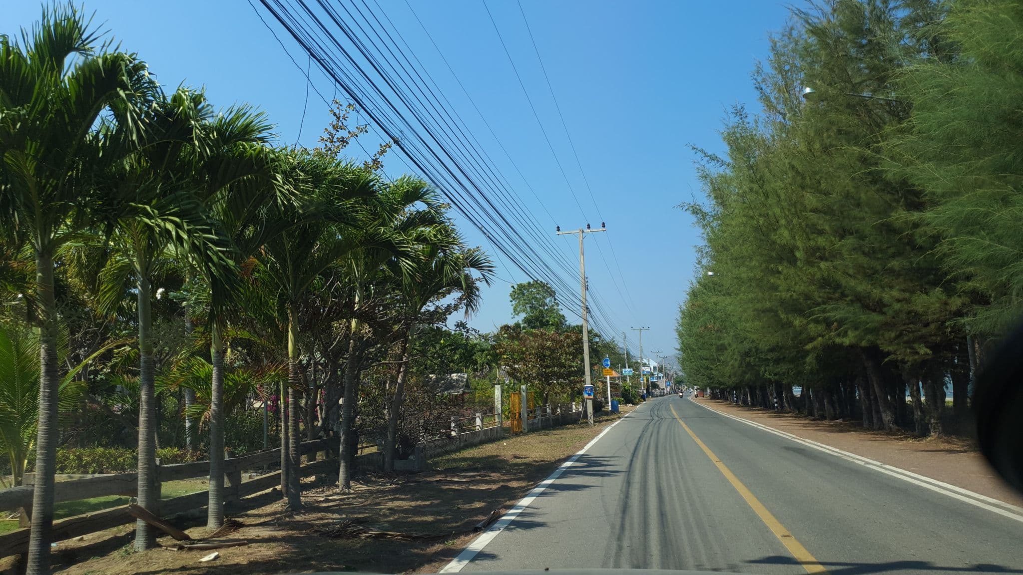 Street view near Sam Roi Yod Holiday Resort, Sam Roi Yot — © jrcarlsen (CC BY-SA · Mapillary)
