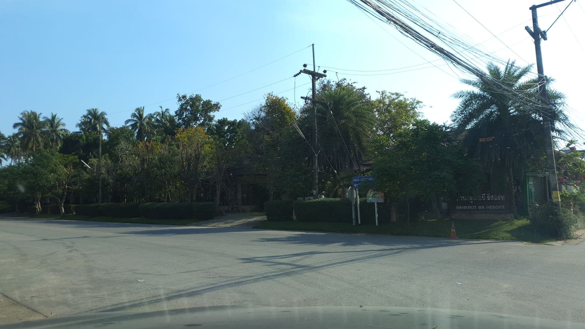 Street view near Bankrut BB Resort, Bang Saphan — © jrcarlsen (CC BY-SA · Mapillary)