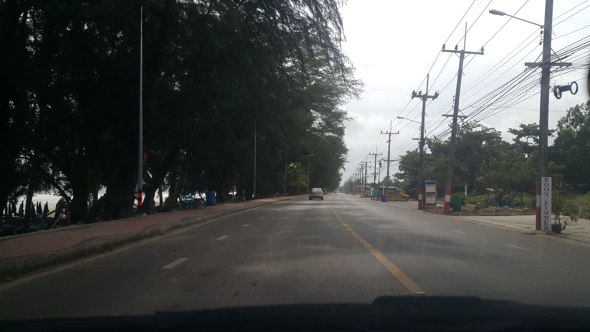 Street view near Talay Isan Hôtel Restaurant, Ban Phe