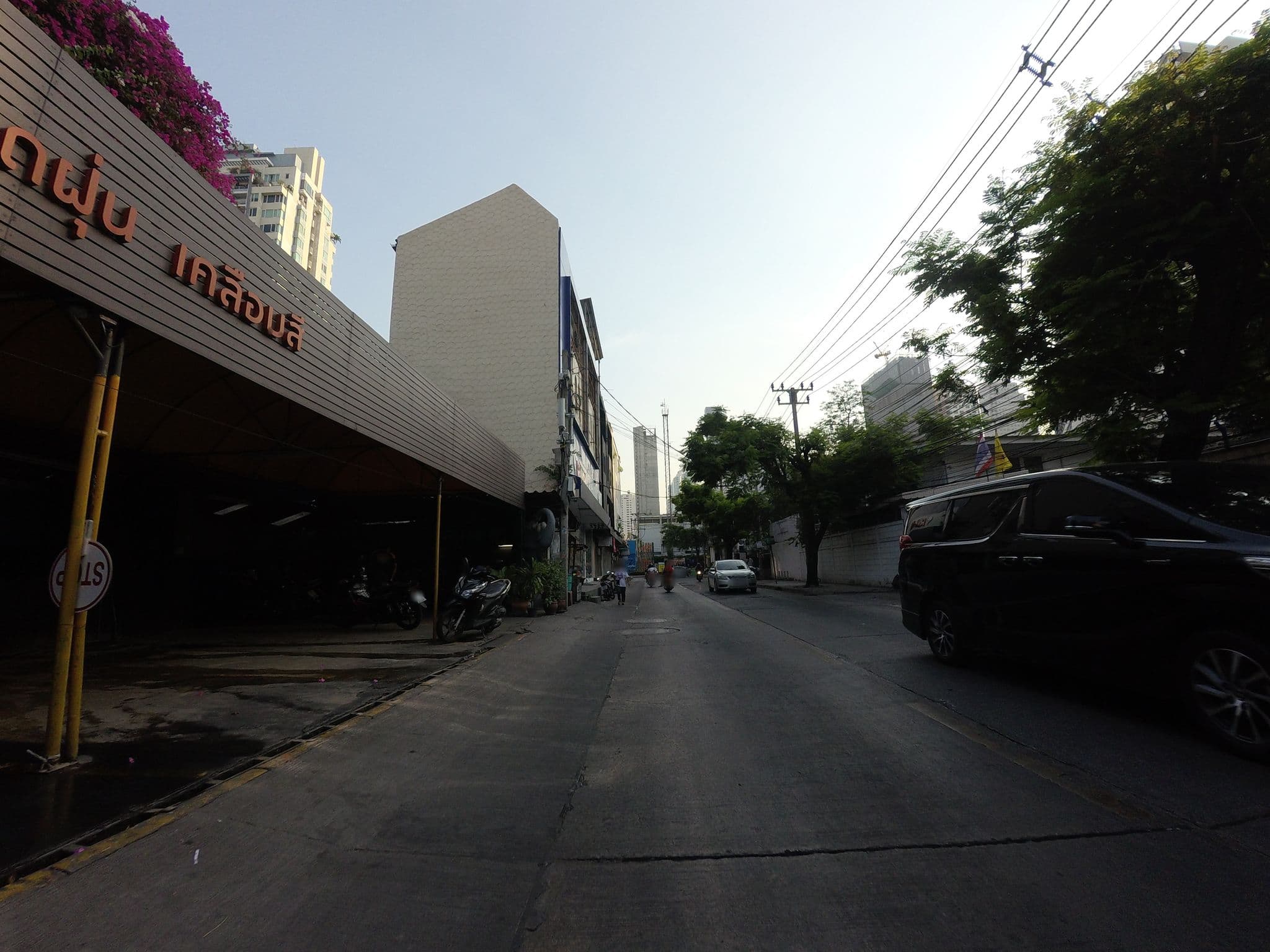 Street view near Revolution Hostels, Watthana