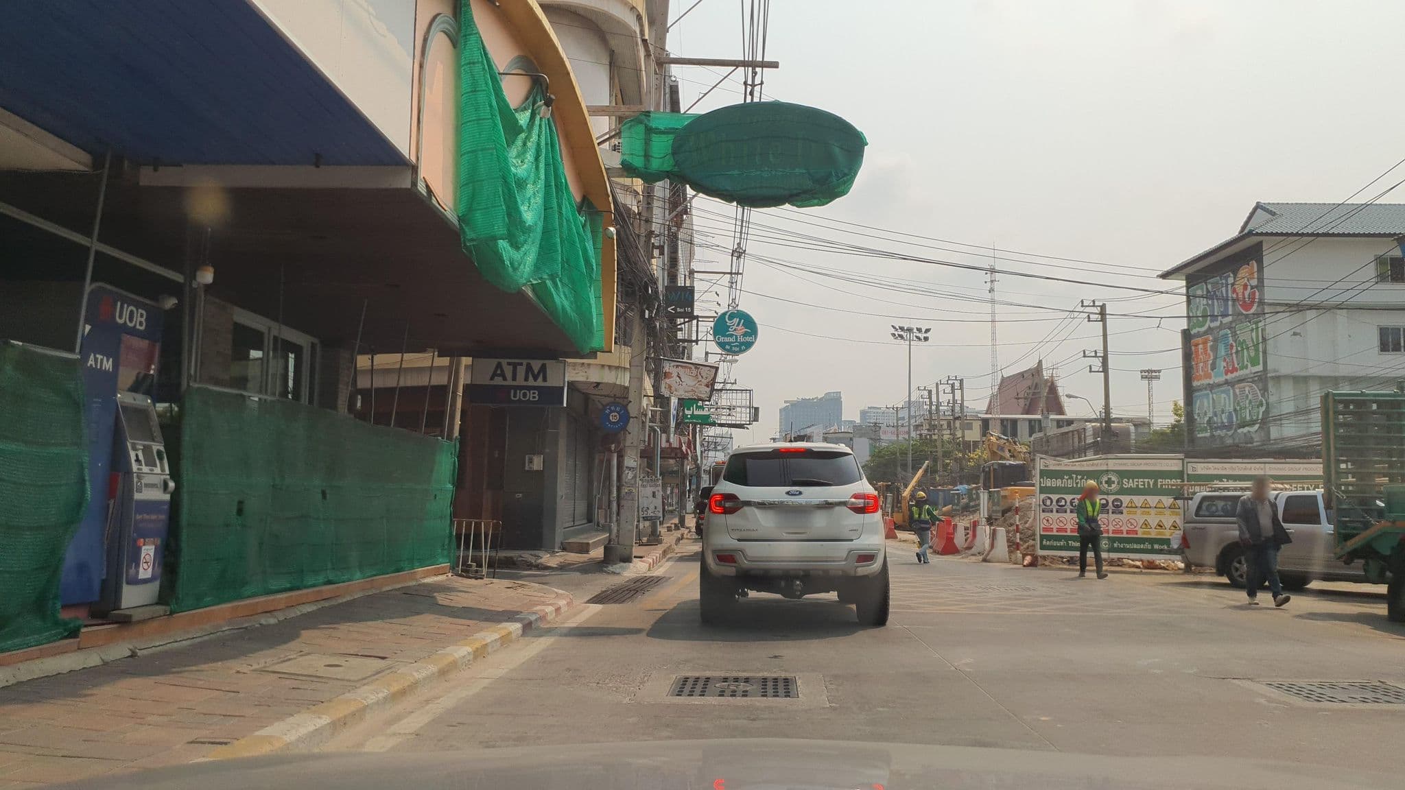 Street view near Best Corner Hotel, Pattaya