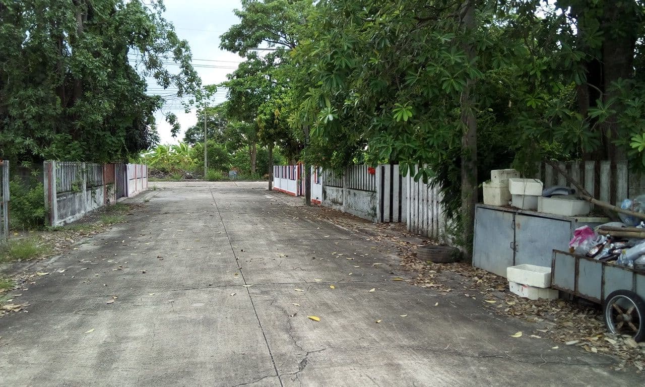 Street view near Burin House - OzFlor Guest House, Nong Khae — © ozflor (CC BY-SA · Mapillary)
