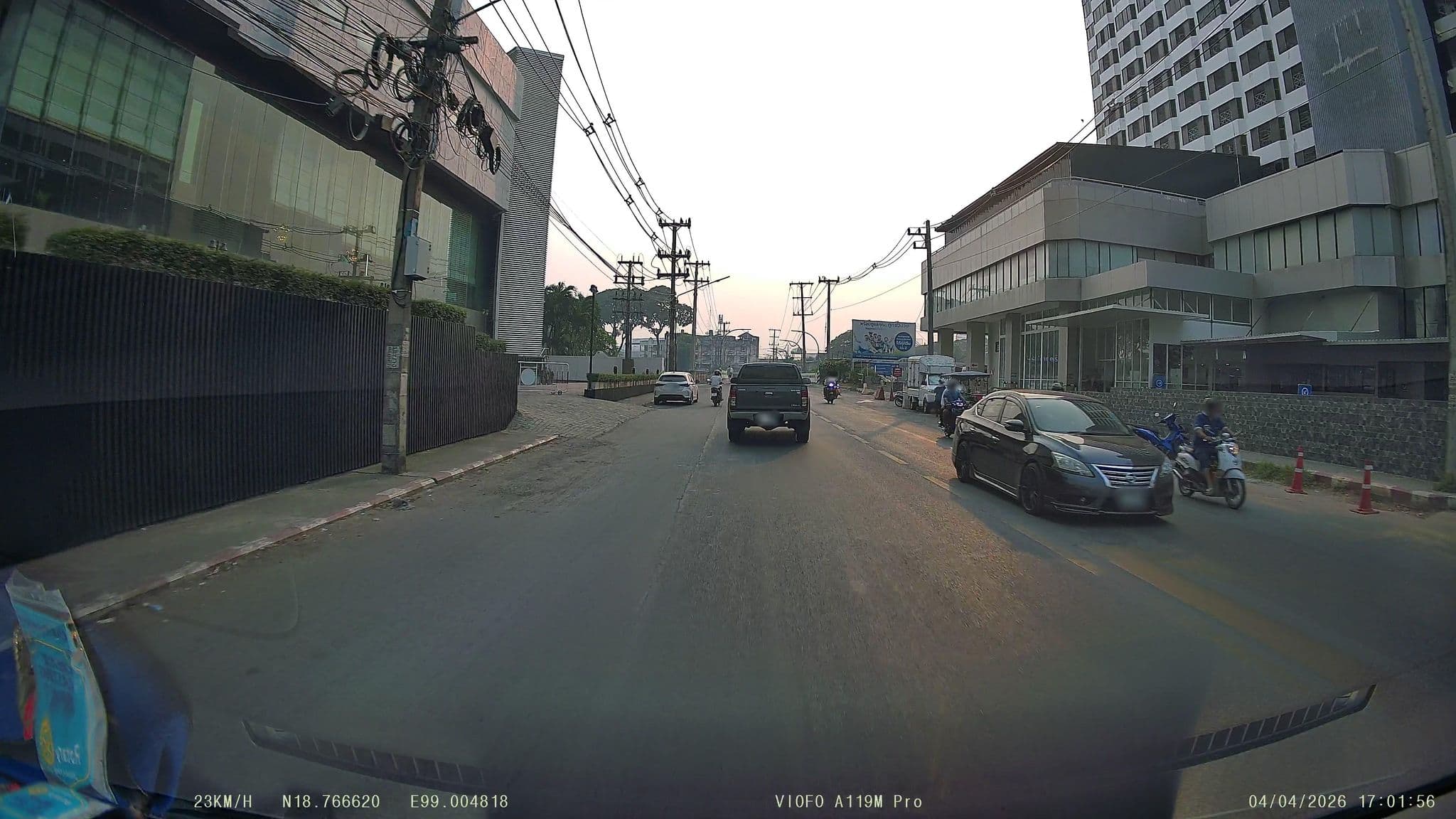 Street view near Centara Riverside Hotel, Chiang Mai