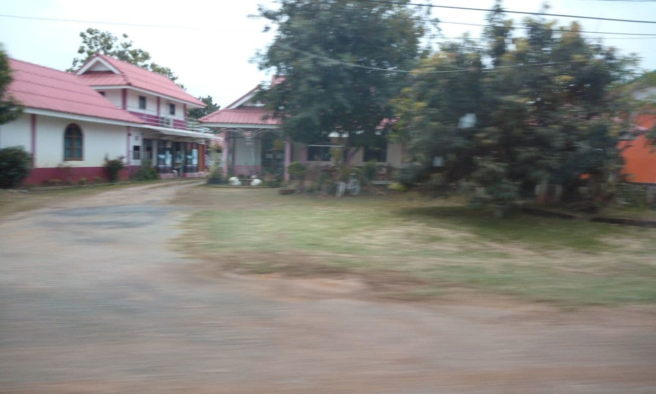 Street view near Yorsang Resort, Chiang Kham — © ozflor (CC BY-SA · Mapillary)