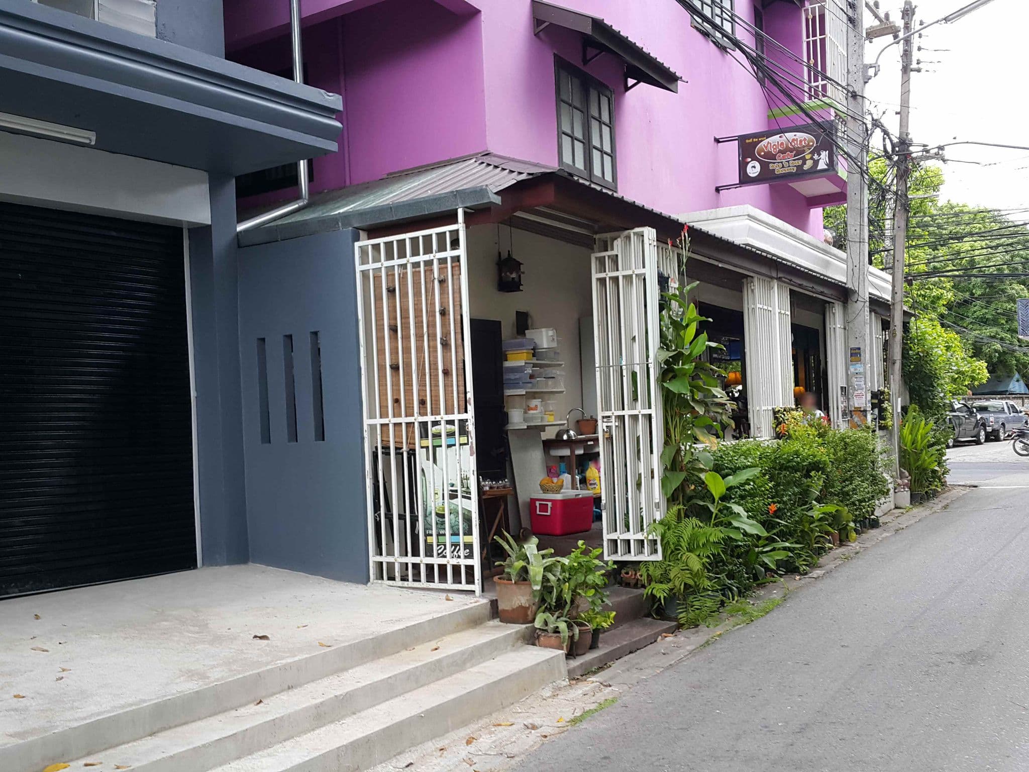 Street view near Just Chill inn, Chiang Mai