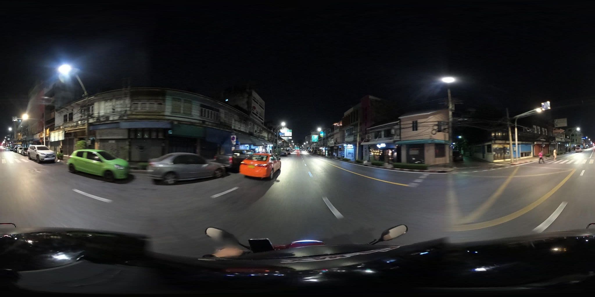 Street view near Pura Vida Hostel Bangkok, Phra Nakhon