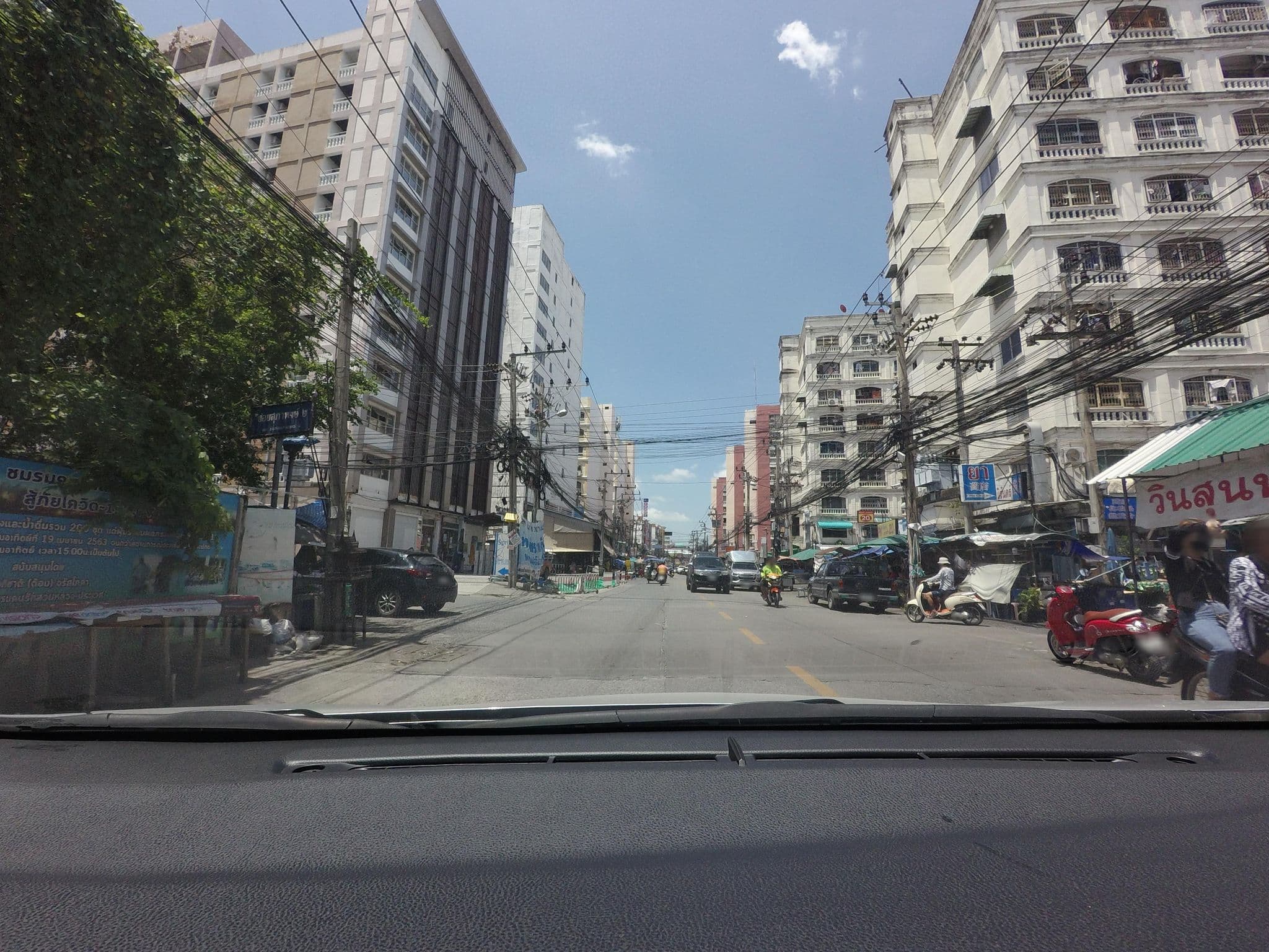 Street view near The Spring Bangkok, Bang Na — © mishari (CC BY-SA · Mapillary)