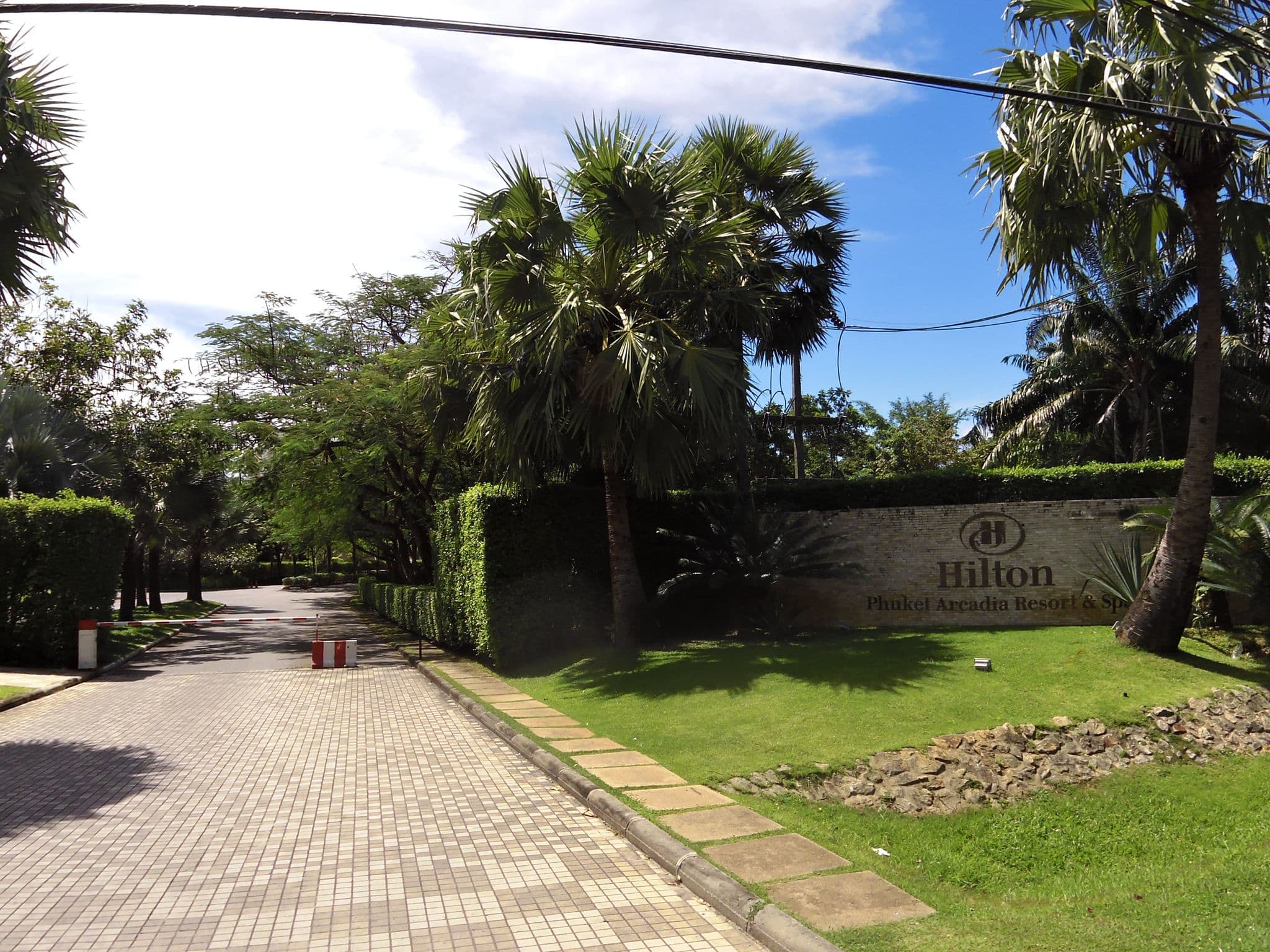 Street view near Hilton Phuket Arcadia Resort & Spa, Ban Karon — © skillsy (CC BY-SA · Mapillary)