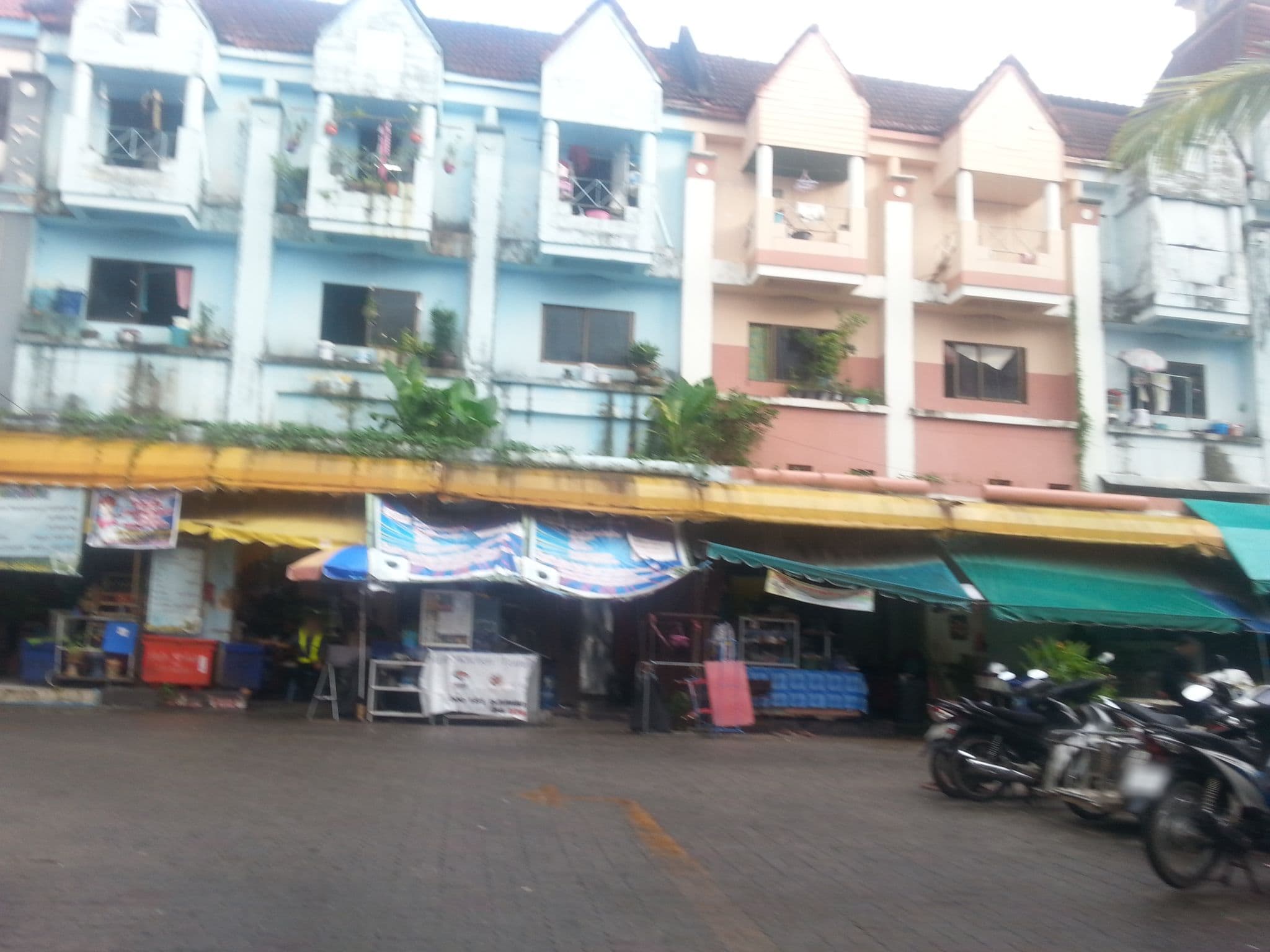 Street view near NIKU guesthouse, Patong — © clockwerx (CC BY-SA · Mapillary)