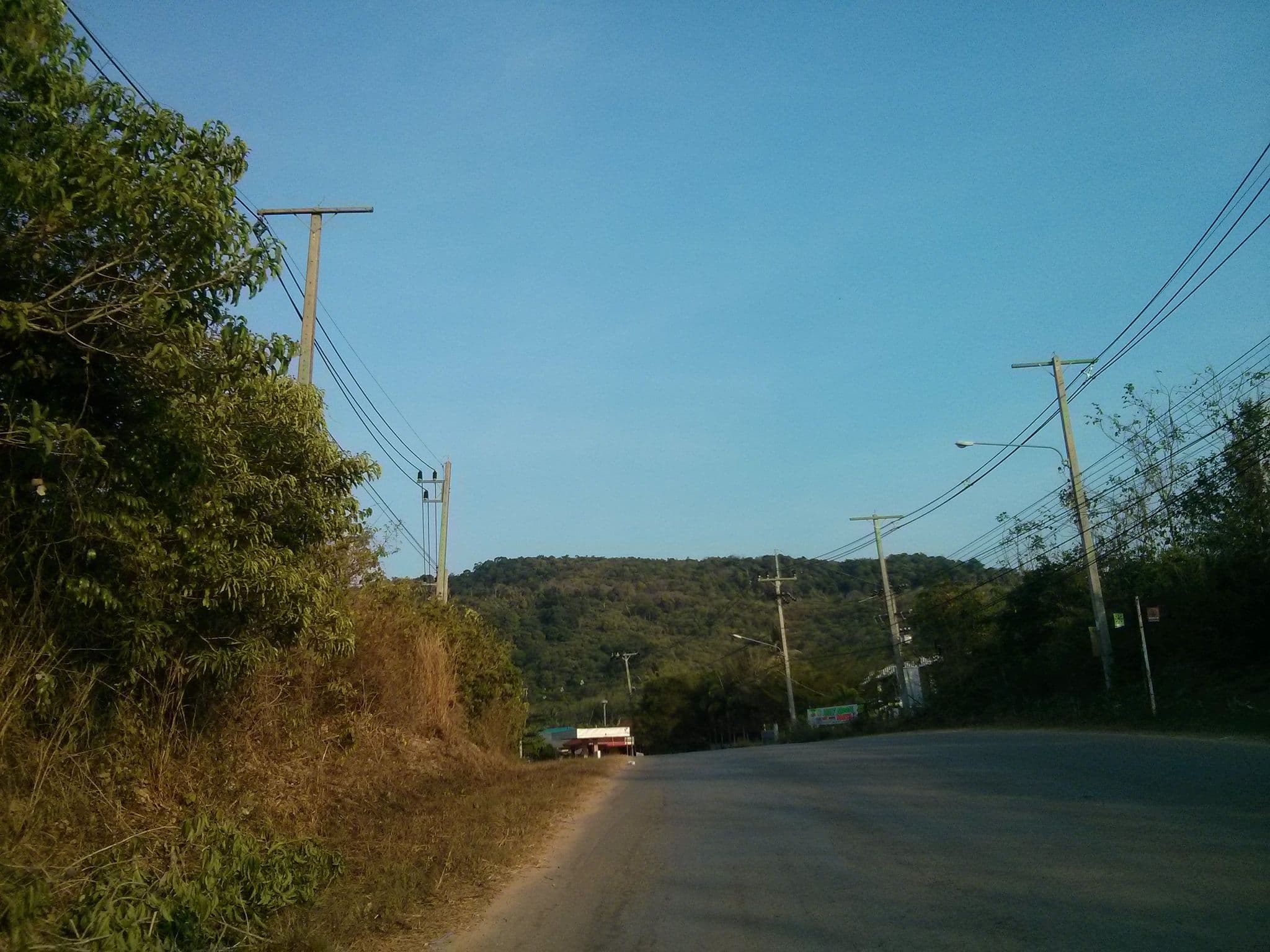 Street view near Pitt Bungalow, Saladan