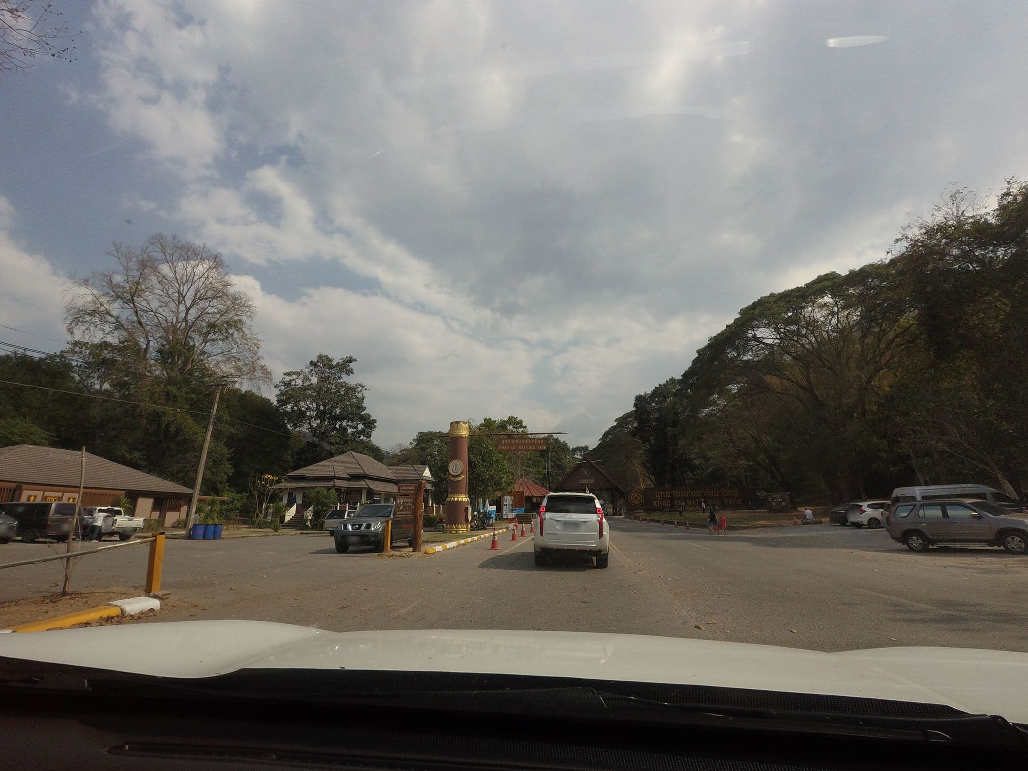 Street view near San Khao Yai, Pak Chong — © mishari (CC BY-SA · Mapillary)