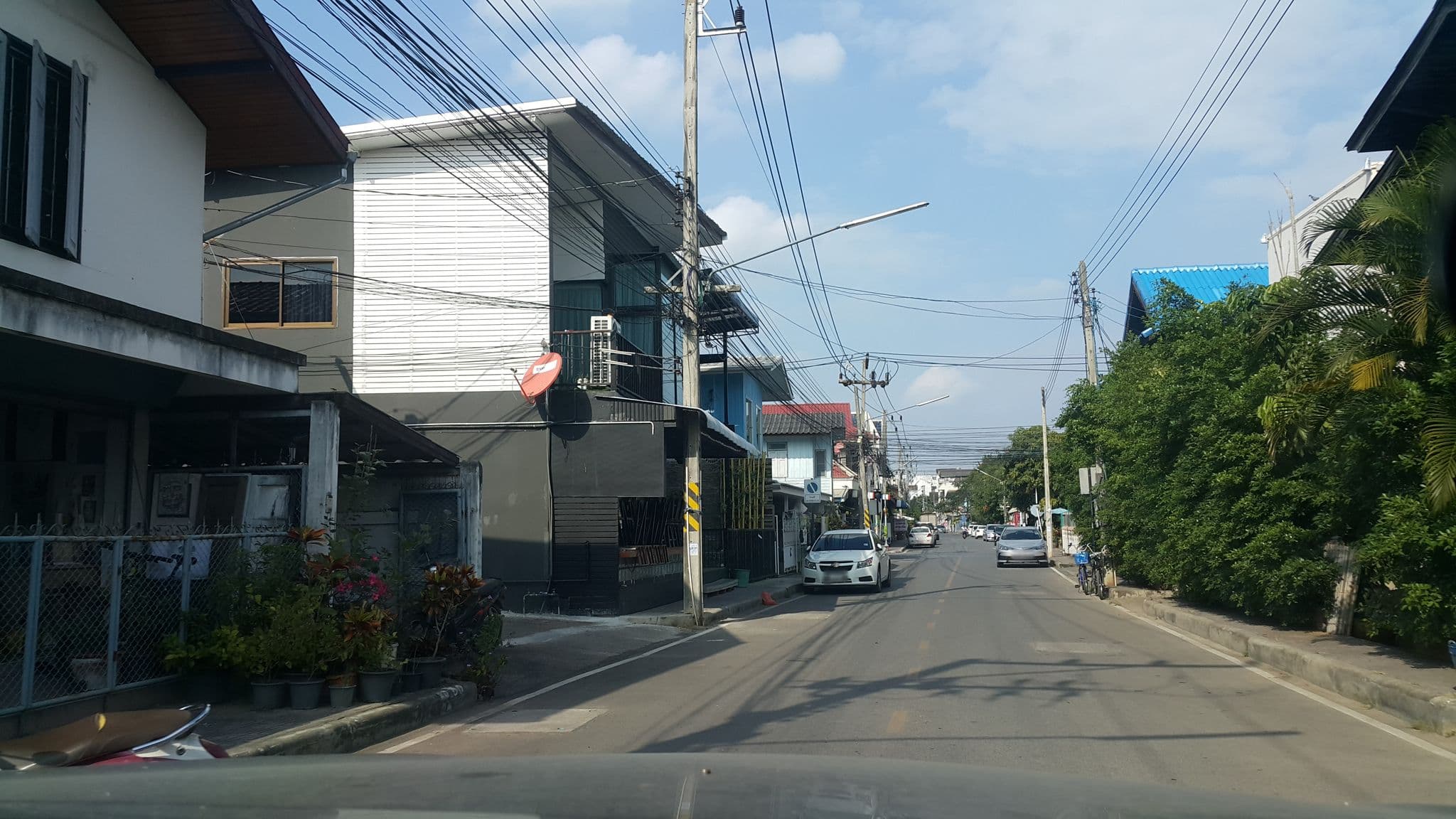 Street view near Kwan Phayao Lake House, Phayao — © jrcarlsen (CC BY-SA · Mapillary)