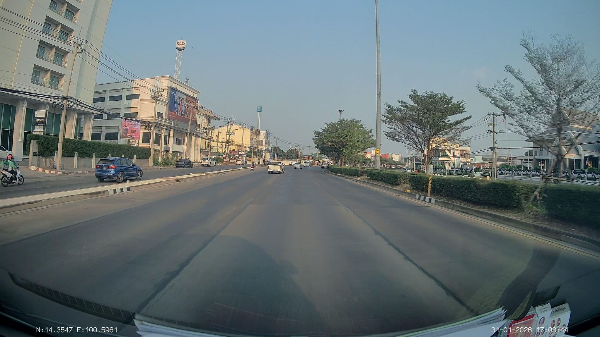 Street view near Classic Kameo, Phra Nakhon Si Ayutthaya