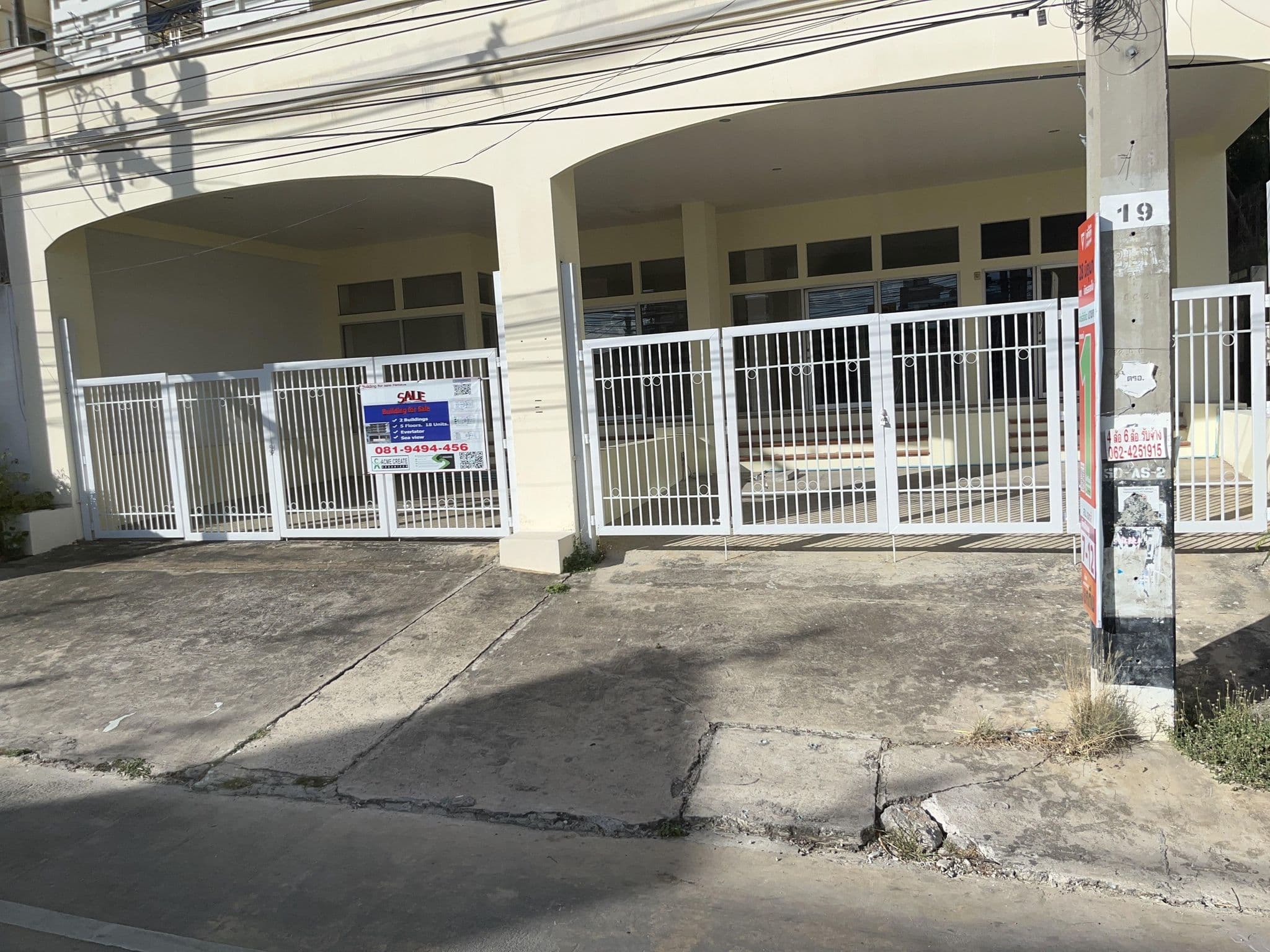 Street view near Siri Residence, Pattaya