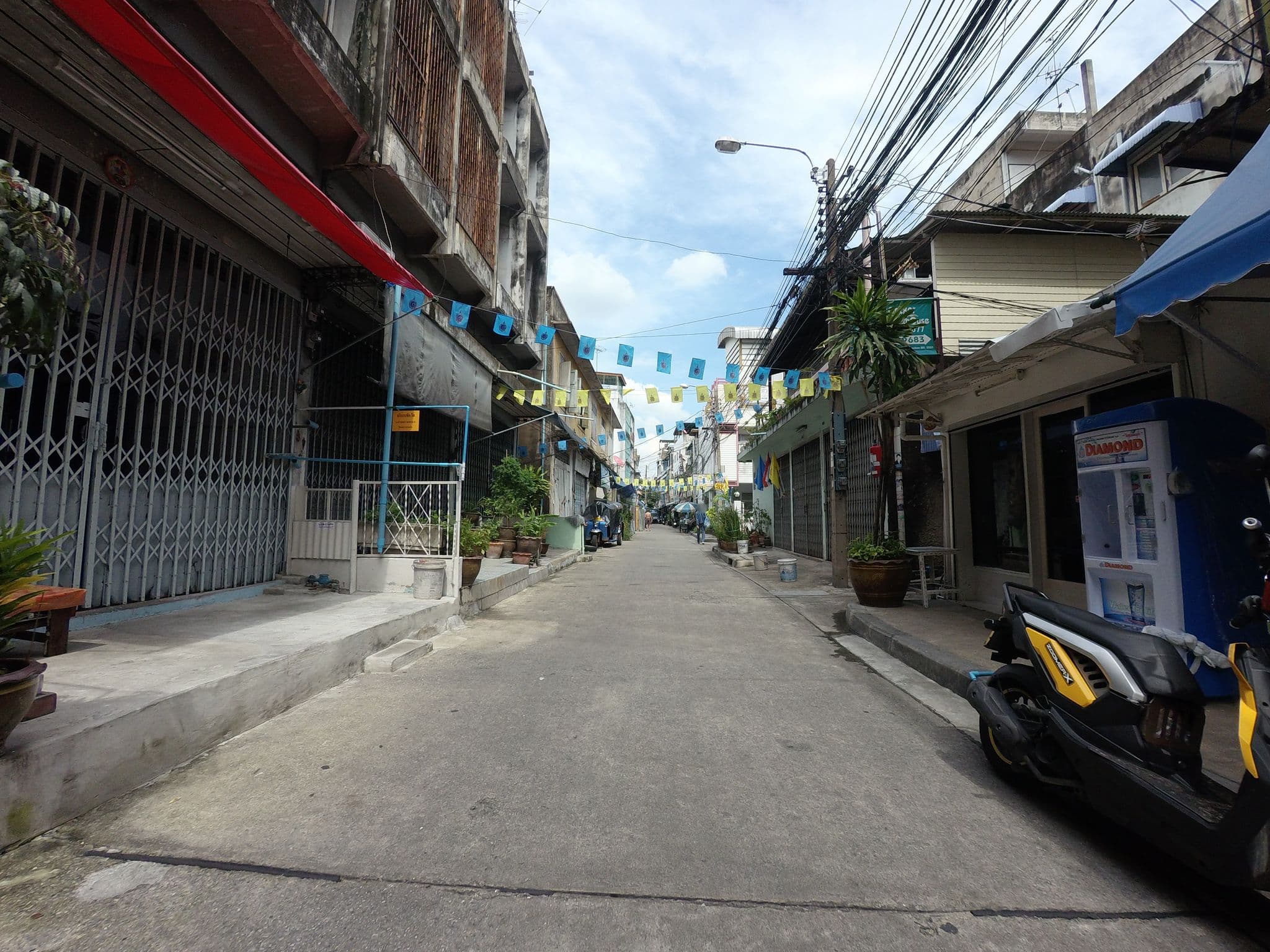 Street view near Star Amir, Phra Nakhon