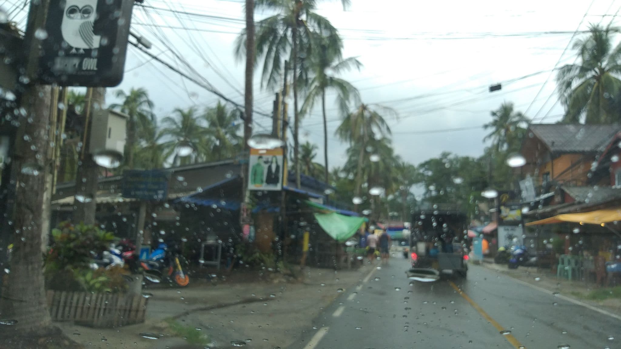 Street view near Ployinn, Ko Chang — © ozflor (CC BY-SA · Mapillary)