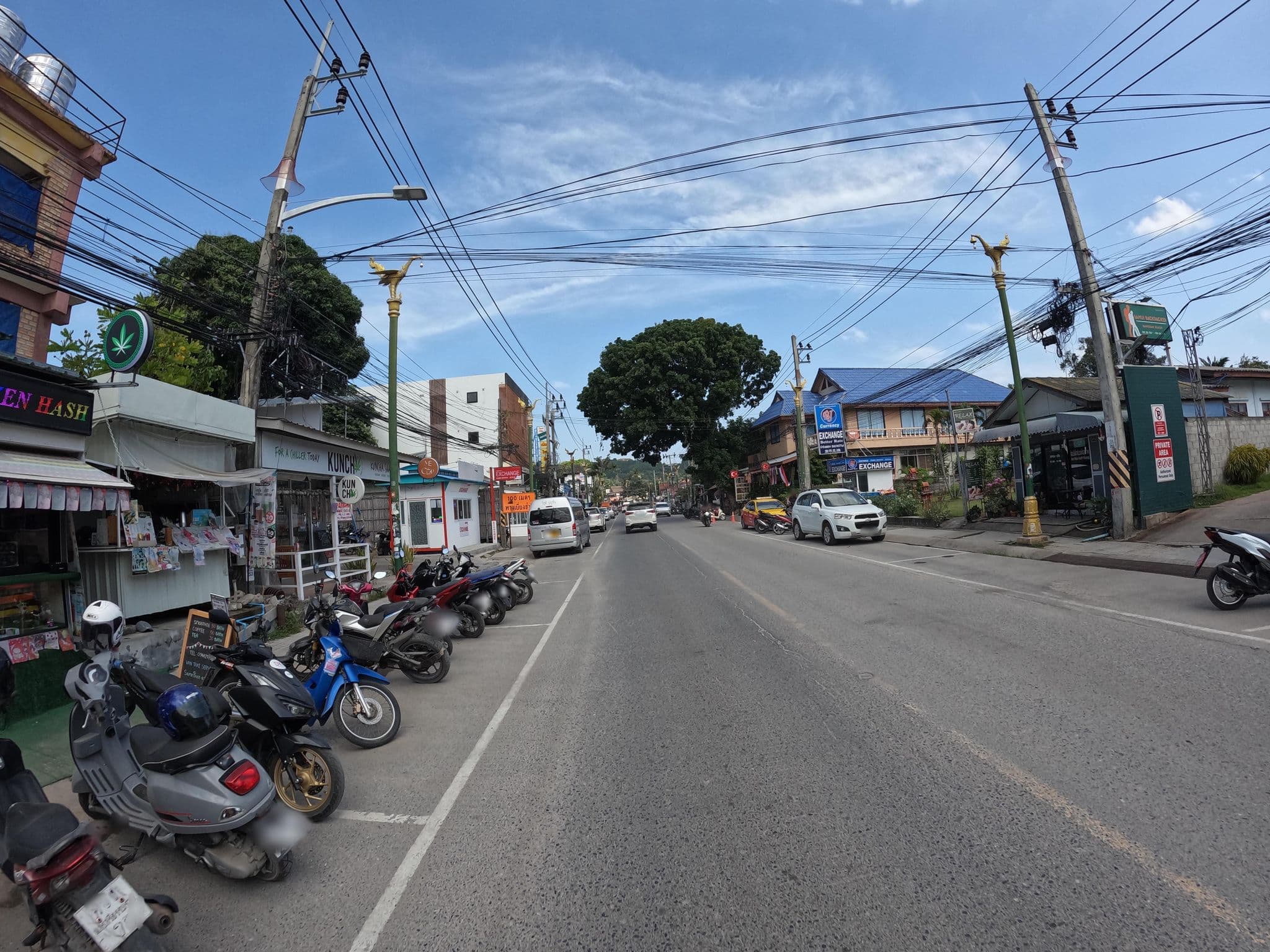 Street view near Sunset Marina Resort, Ko Samui