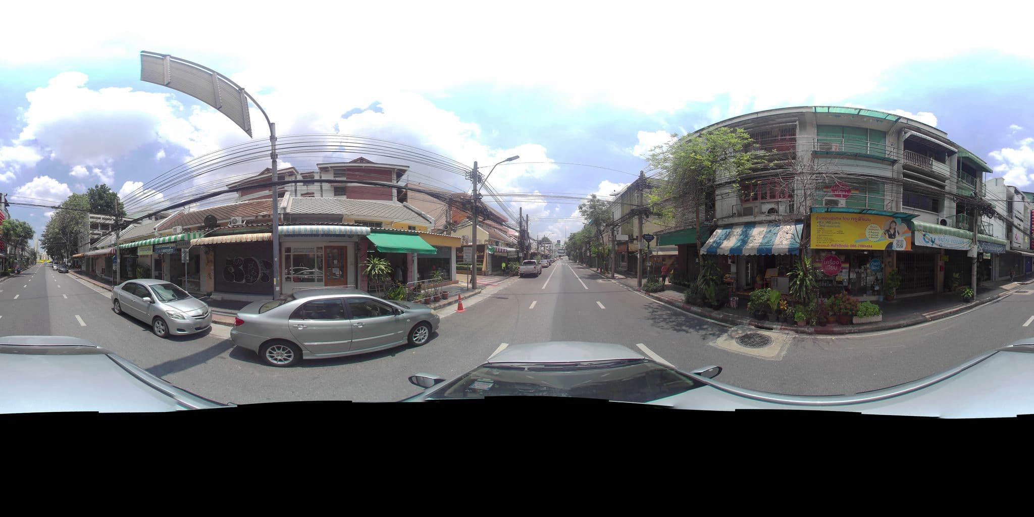 Street view near Prasuri, Bangkok — © P05466 (CC BY-SA · Mapillary)