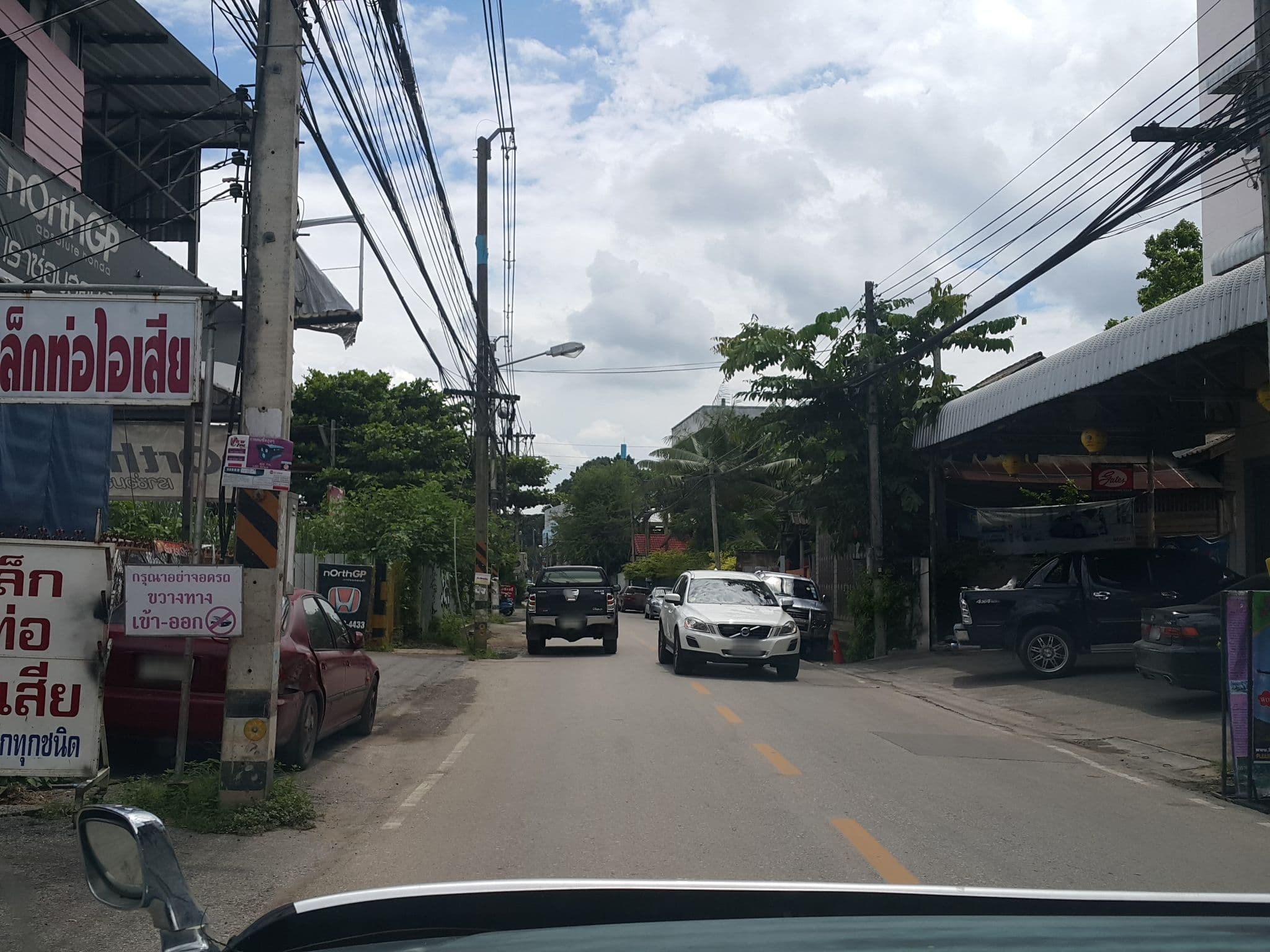 Street view near C&C Teak House, Chiang Mai