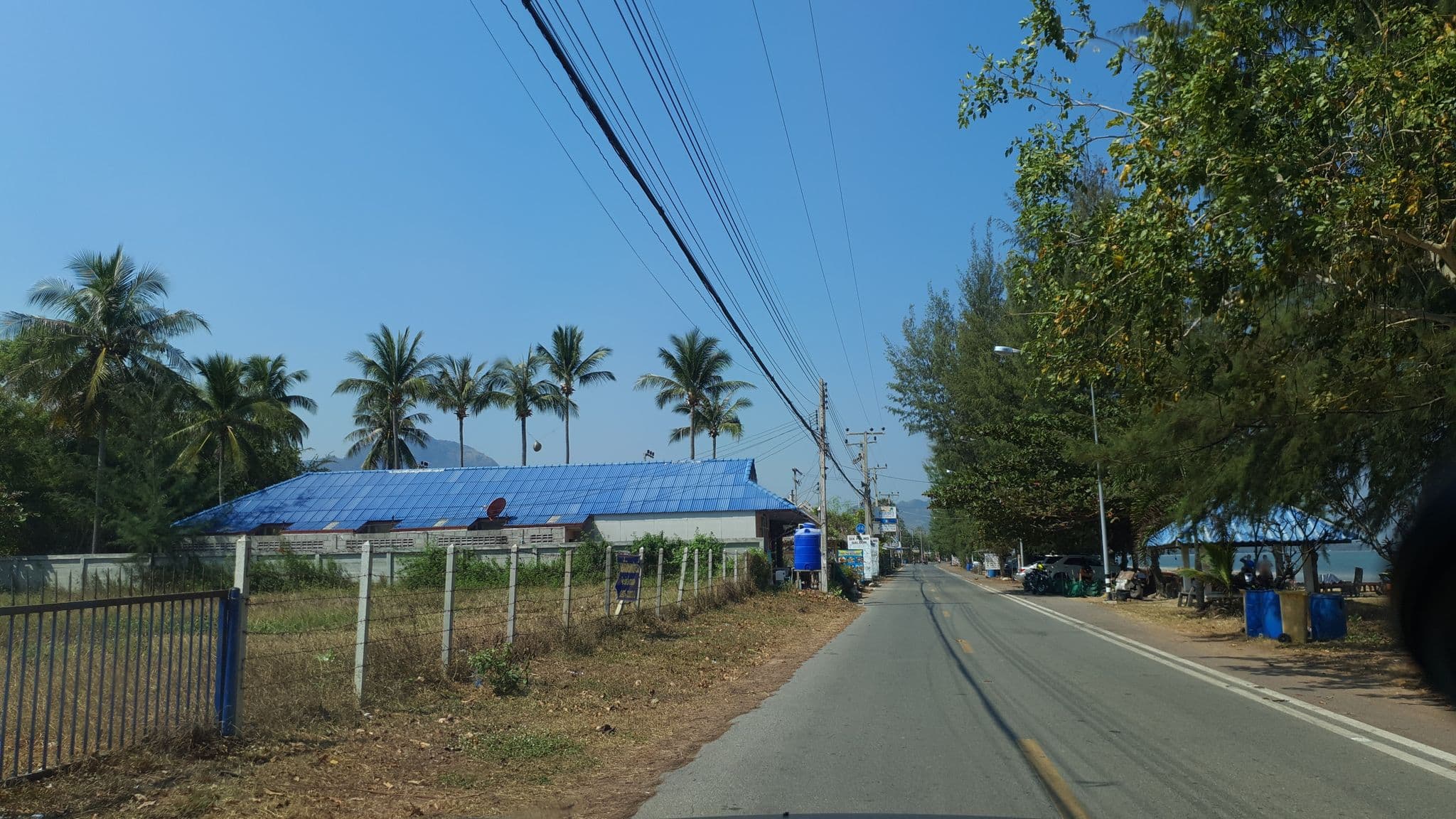 Street view near The White Resort, Sam Roi Yot — © jrcarlsen (CC BY-SA · Mapillary)