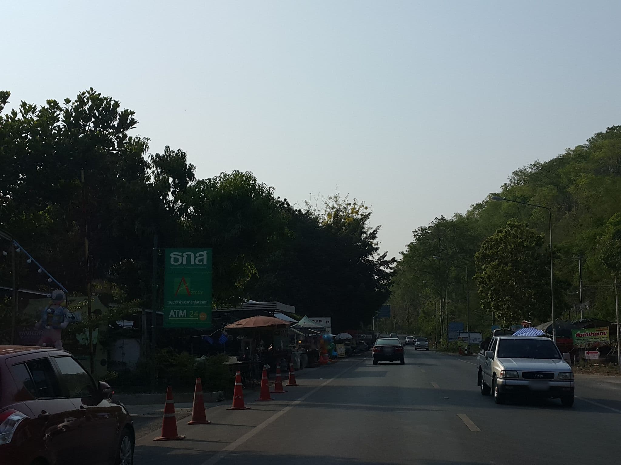 Street view near Phungern Shop/Gh/Cafe, Bo Phloi — © jrcarlsen (CC BY-SA · Mapillary)