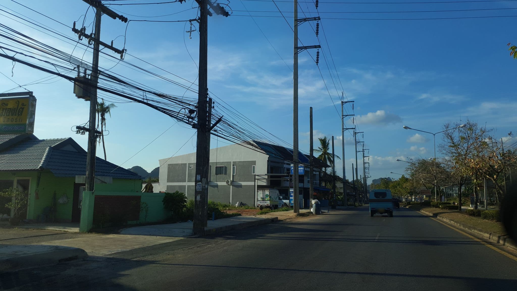 Street view near Mueang Tai Resort, Krabi — © jrcarlsen (CC BY-SA · Mapillary)
