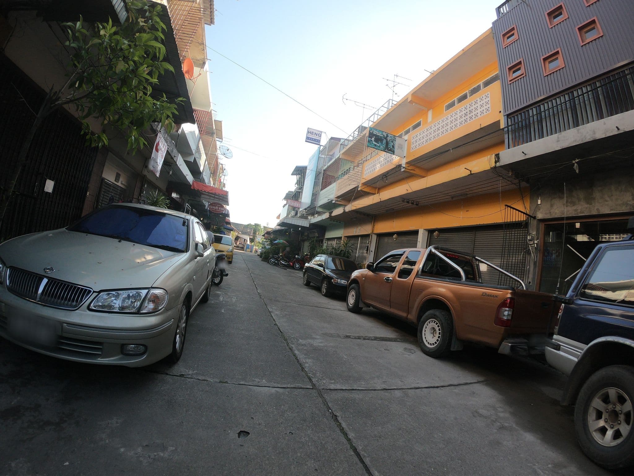 Street view near Green Zone Guest House, Chiang Mai