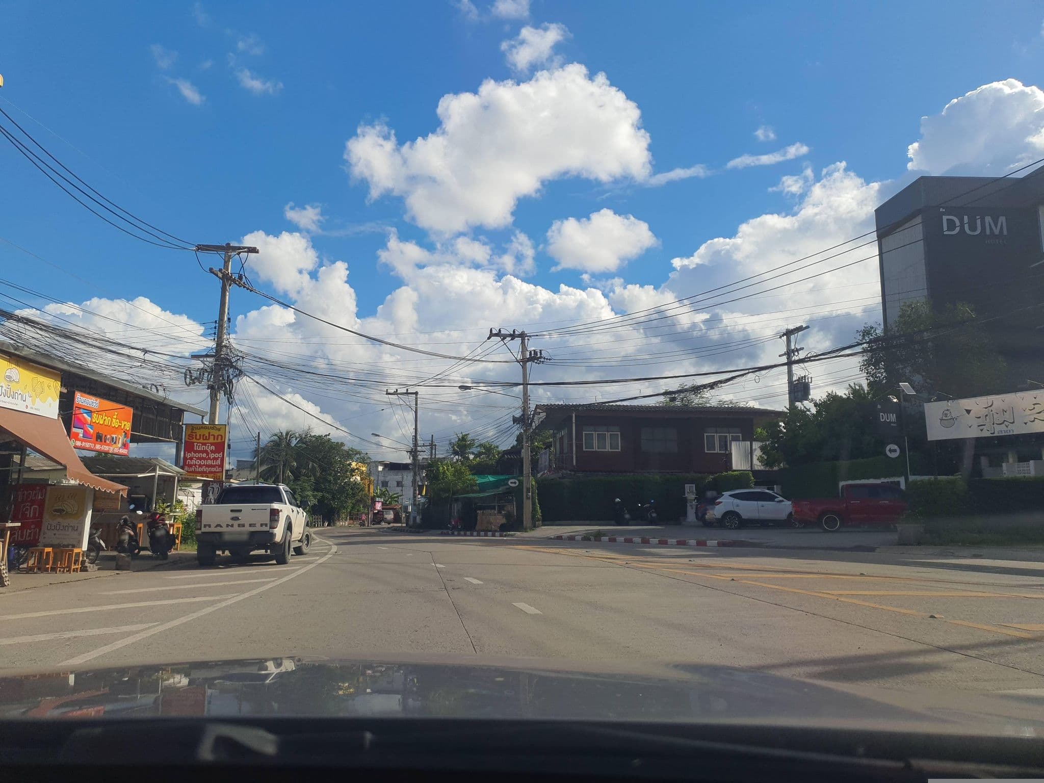 Street view near DUM Hotel, Chiang Mai