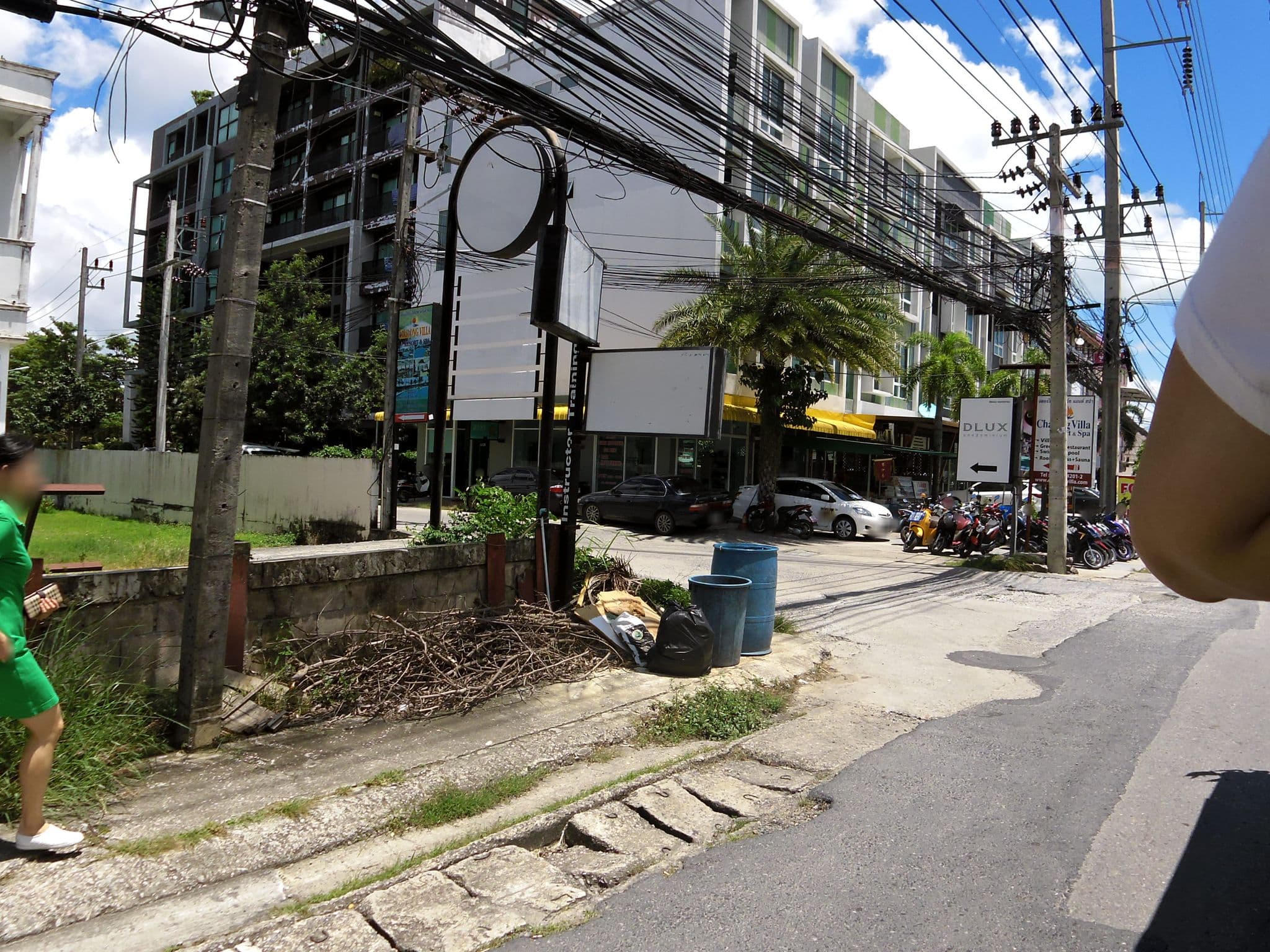 Street view near Chill Long boutique aparts, Ban Chalong — © skillsy (CC BY-SA · Mapillary)