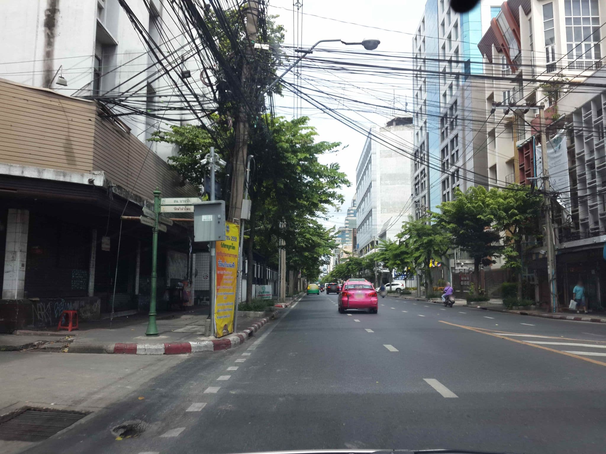 Street view near HOFT hostel, Bang Rak