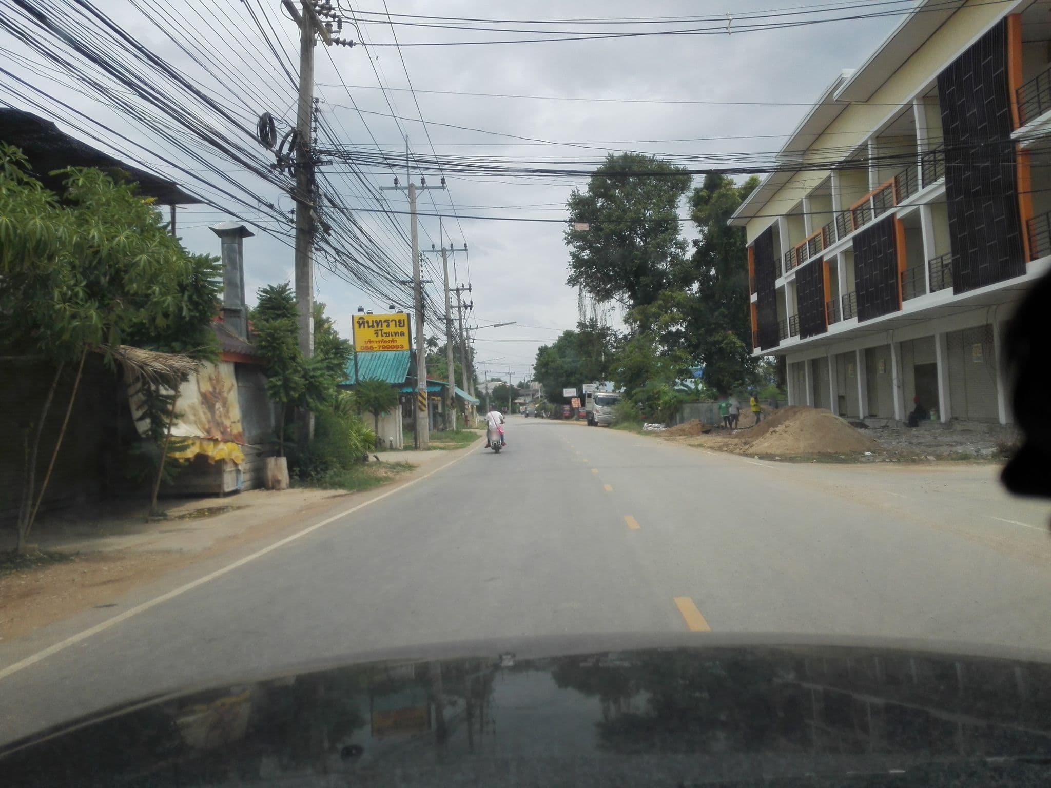 Street view near Hin Sai Resort, Kamphaeng Phet — © kaanpakpum (CC BY-SA · Mapillary)