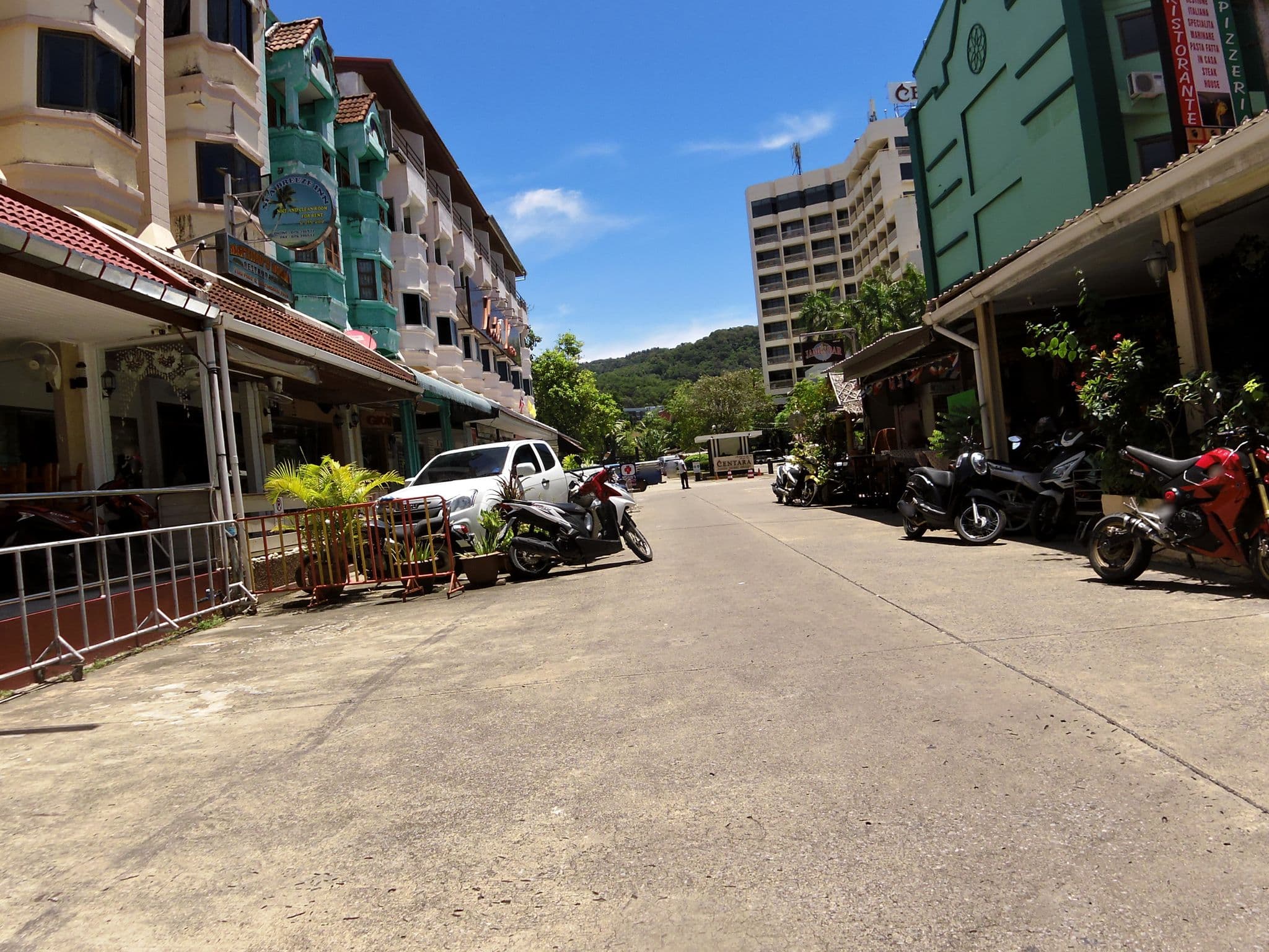 Street view near Sea Breeze Inn, Ban Karon — © skillsy (CC BY-SA · Mapillary)