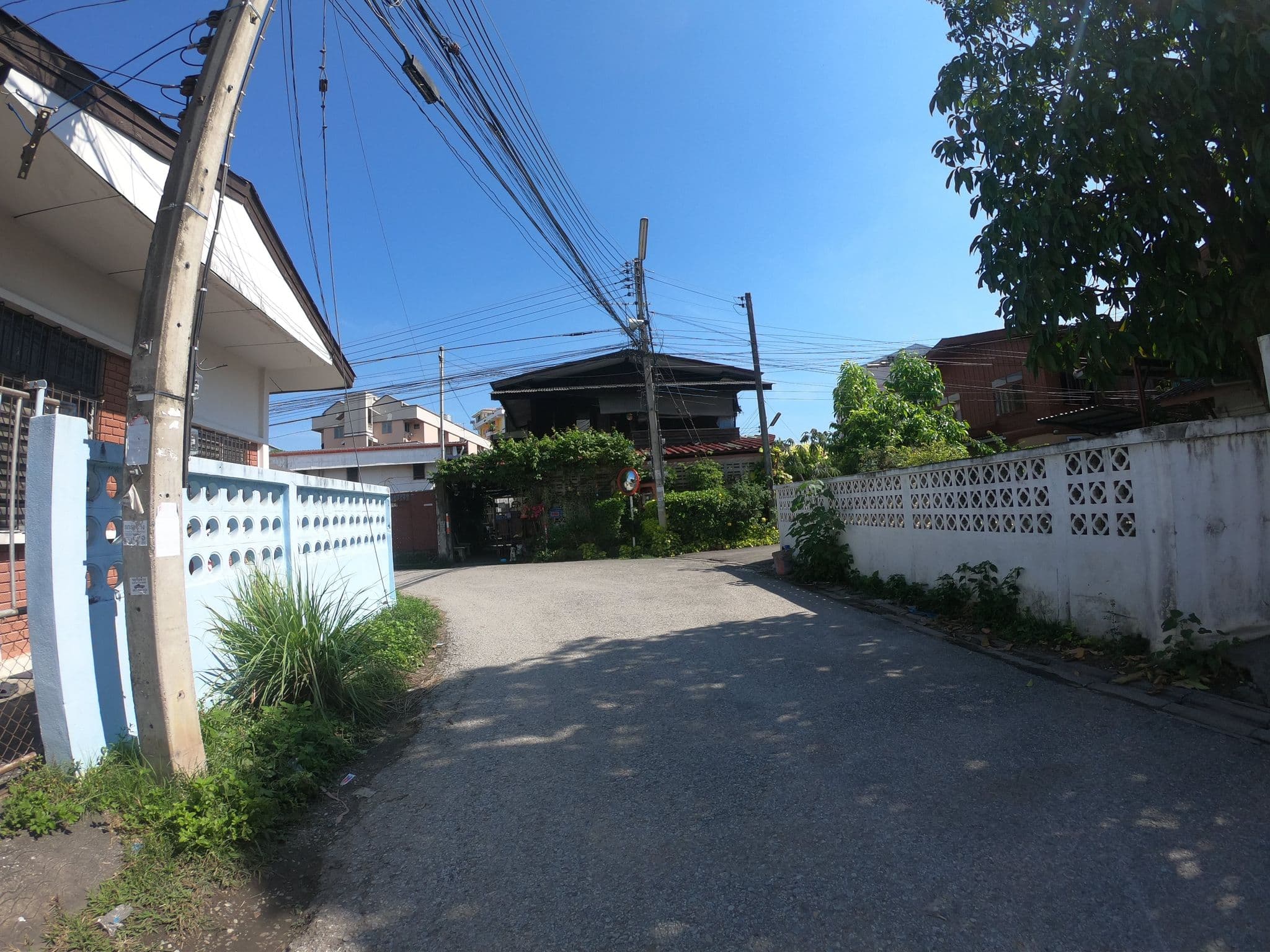 Street view near SherVa101 Hostel, Chiang Mai