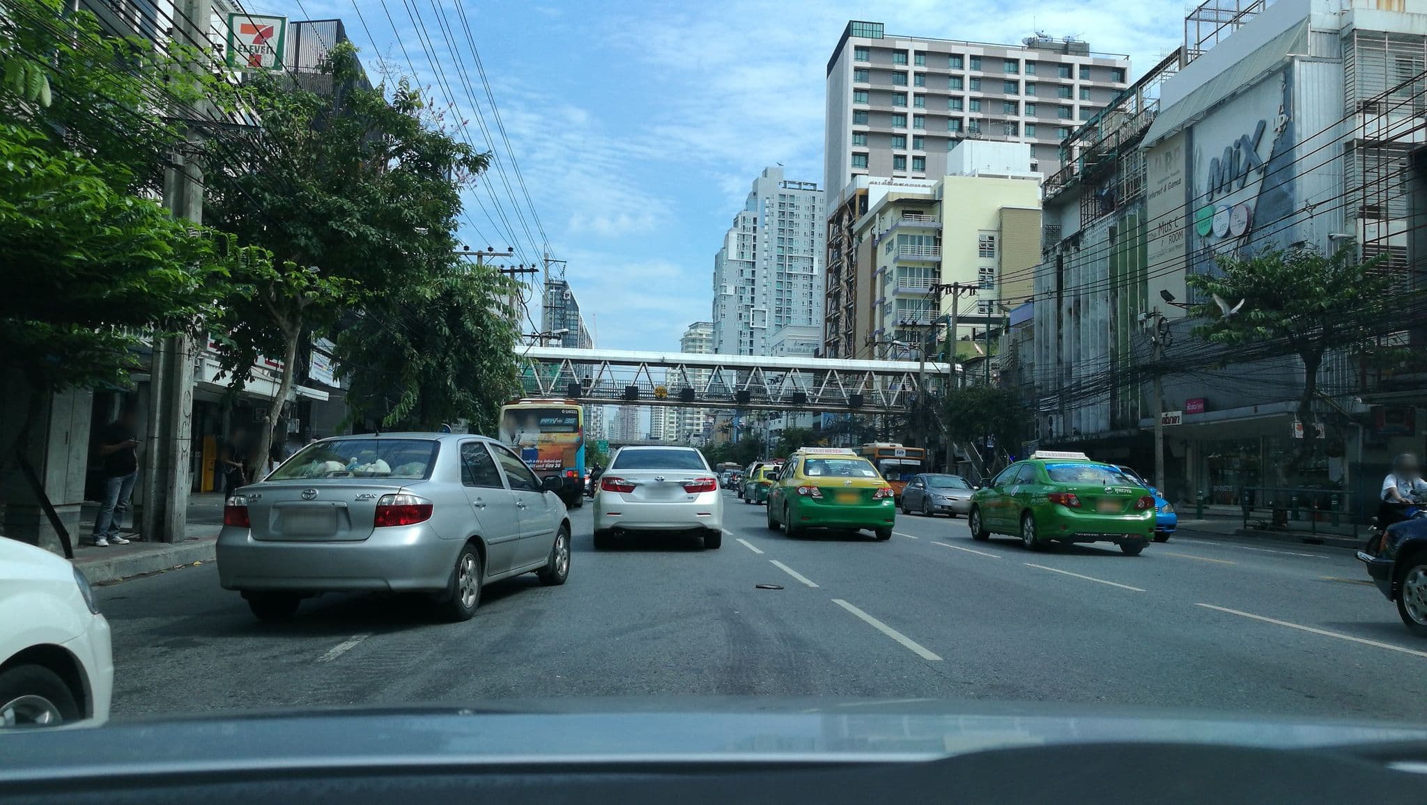 Street view near COZ Ratchathewi, Ratchathewi — © ratirat (CC BY-SA · Mapillary)