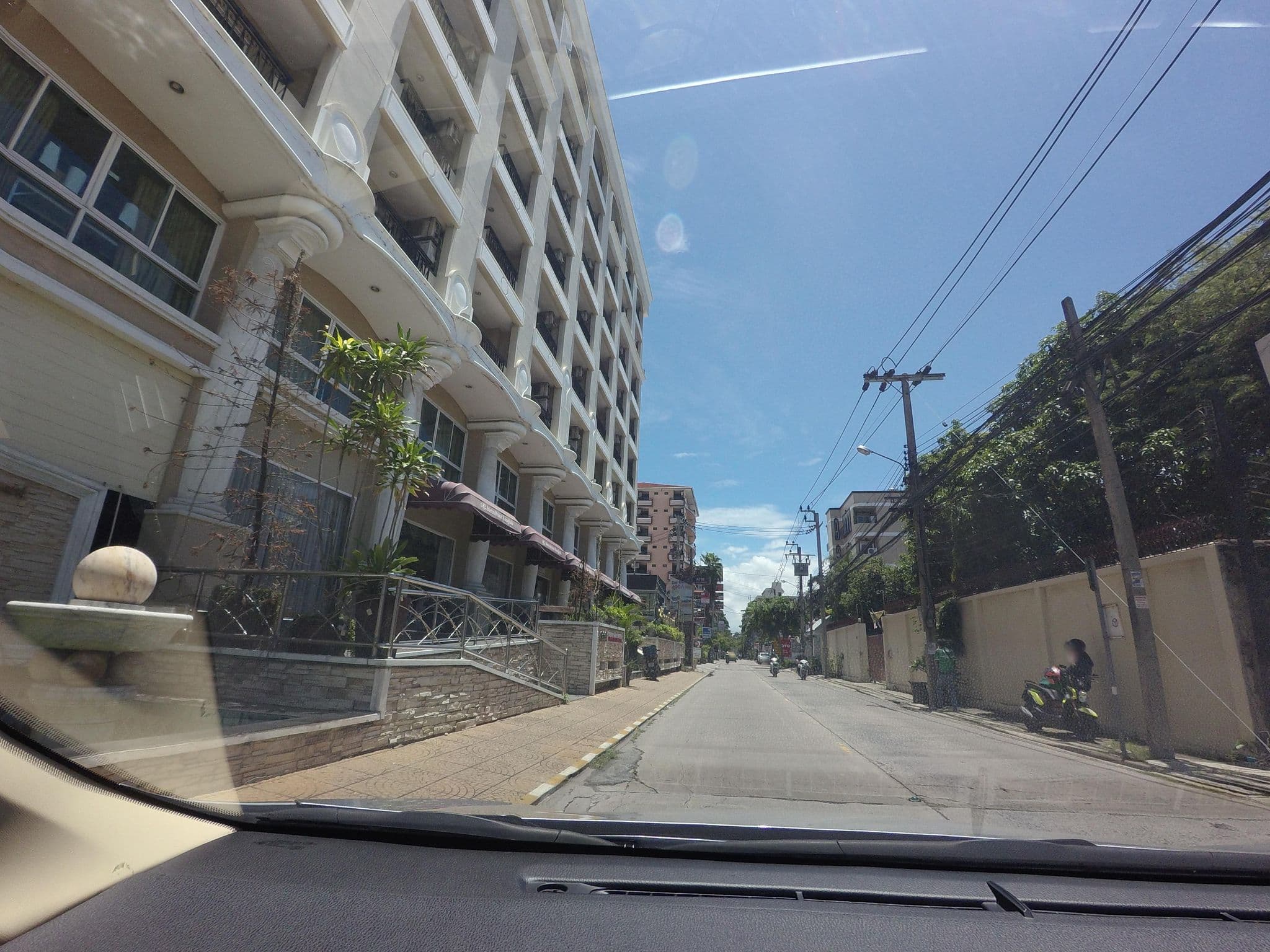 Street view near MetroPoint, Bang Kapi — © mishari (CC BY-SA · Mapillary)